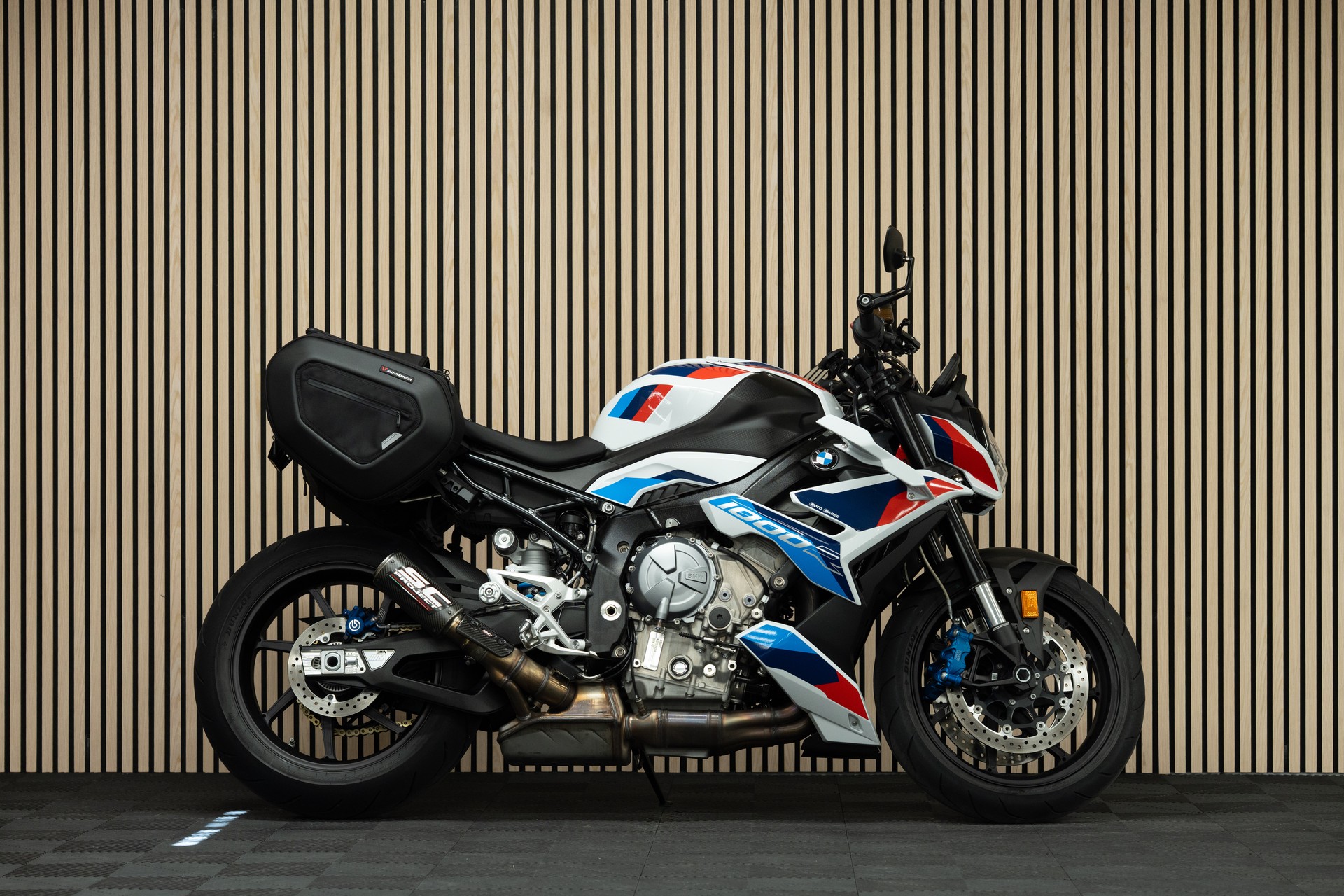 BMW M 1000 R-image-0