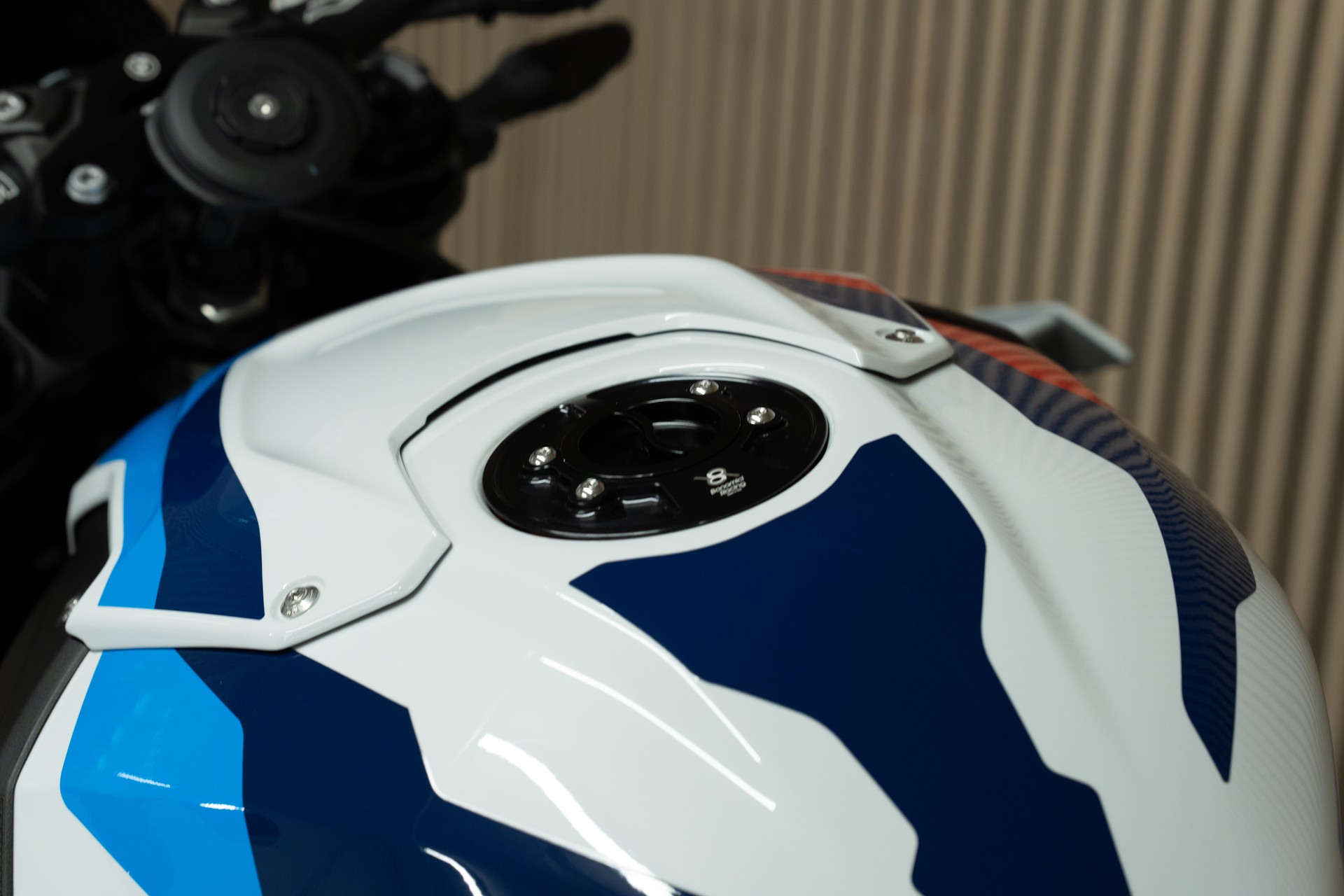 BMW M 1000 R-image-2