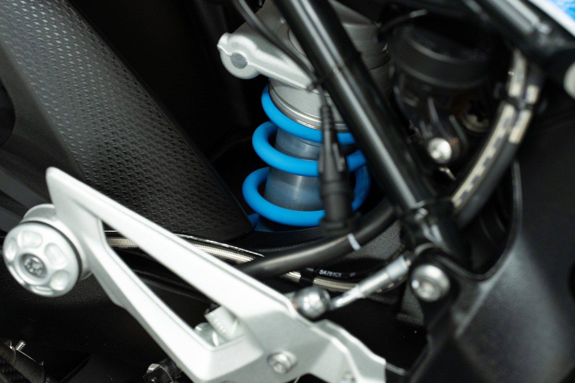BMW M 1000 R-image-7