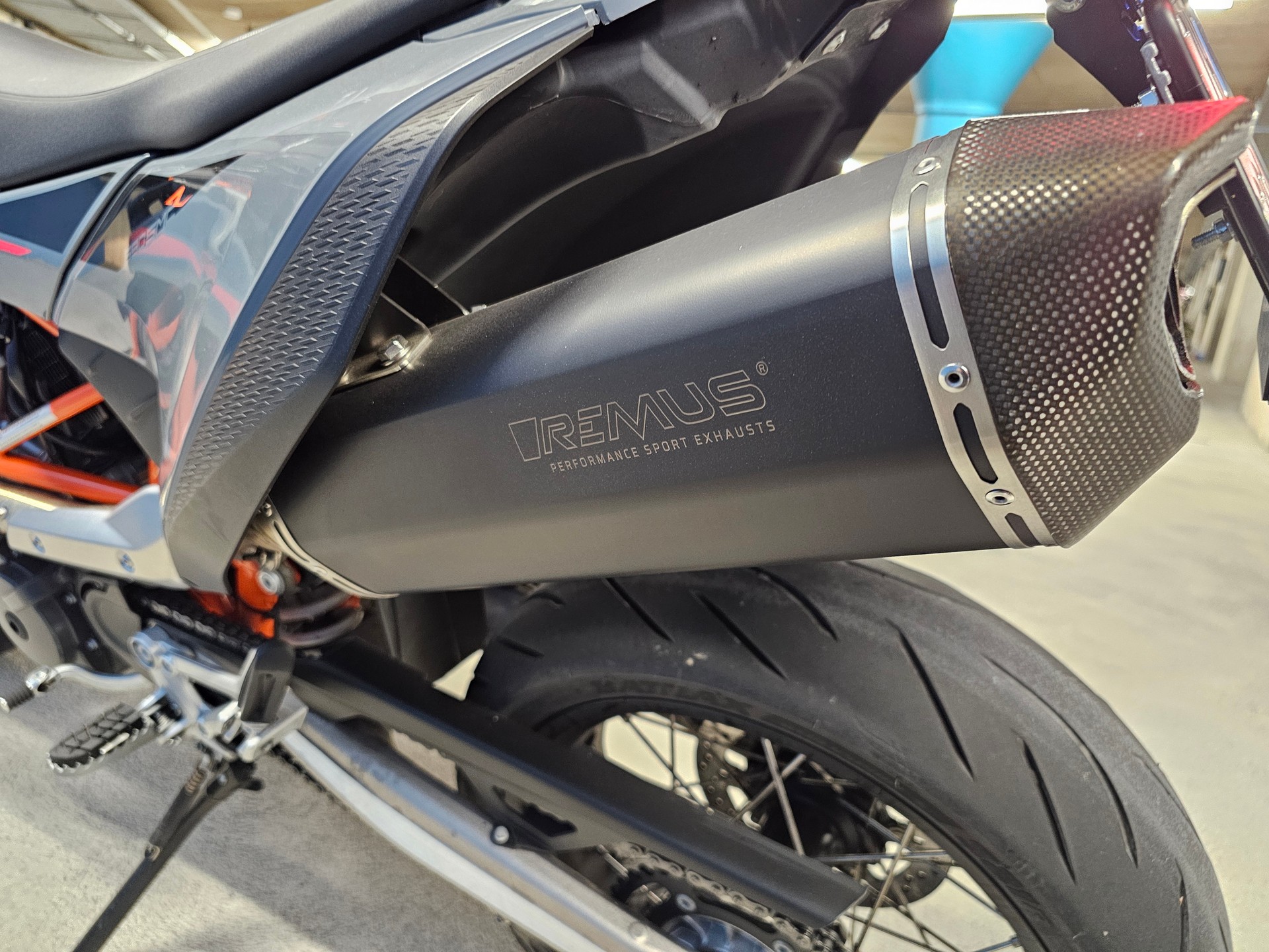 KTM 690 SMC R-image-6