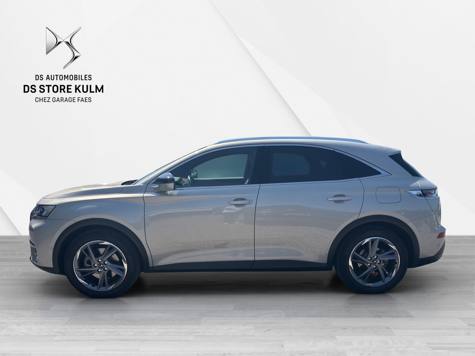 DS AUTOMOBILES DS7 Crossback 1.6 E-Tense Rivo-showroom-element-2