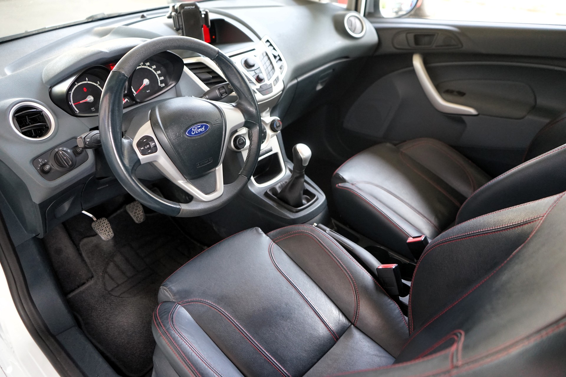 FORD Fiesta 1.6 16V Sport-showroom-element-3