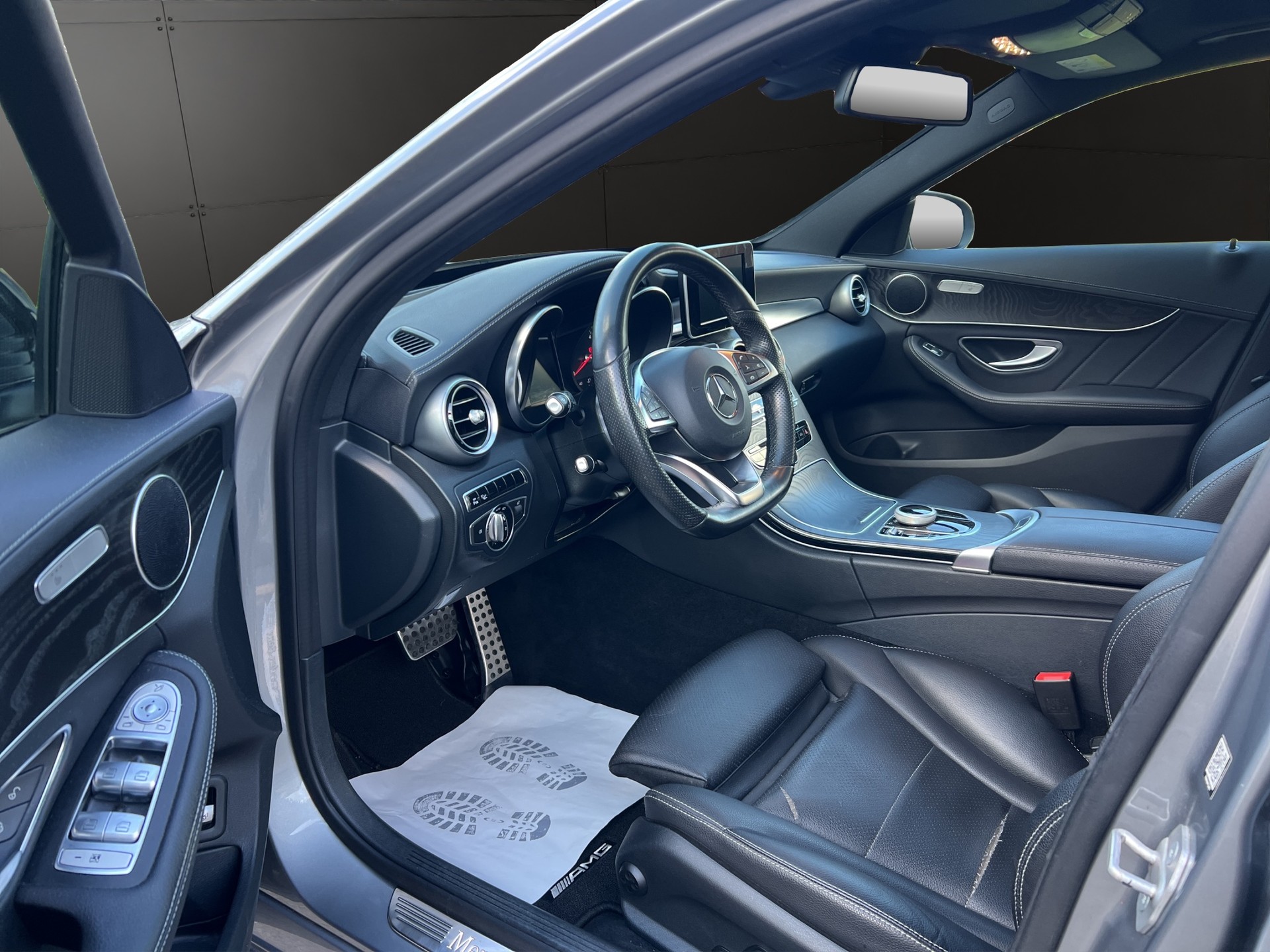 MERCEDES-BENZ C 250 d AMG Line 4Matic 9G-Tronic-image-12