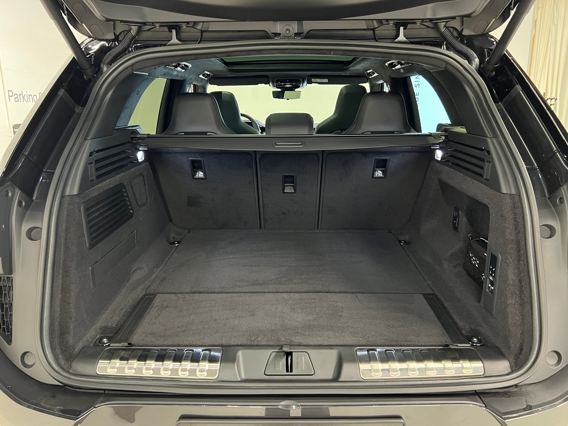 LAND ROVER Range Rover Sport 4.4 V8 SV Carbon-image-11