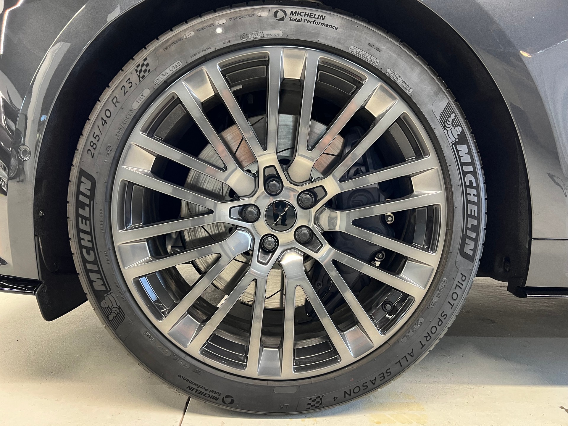 LAND ROVER Range Rover Sport 4.4 V8 SV Carbon-image-10