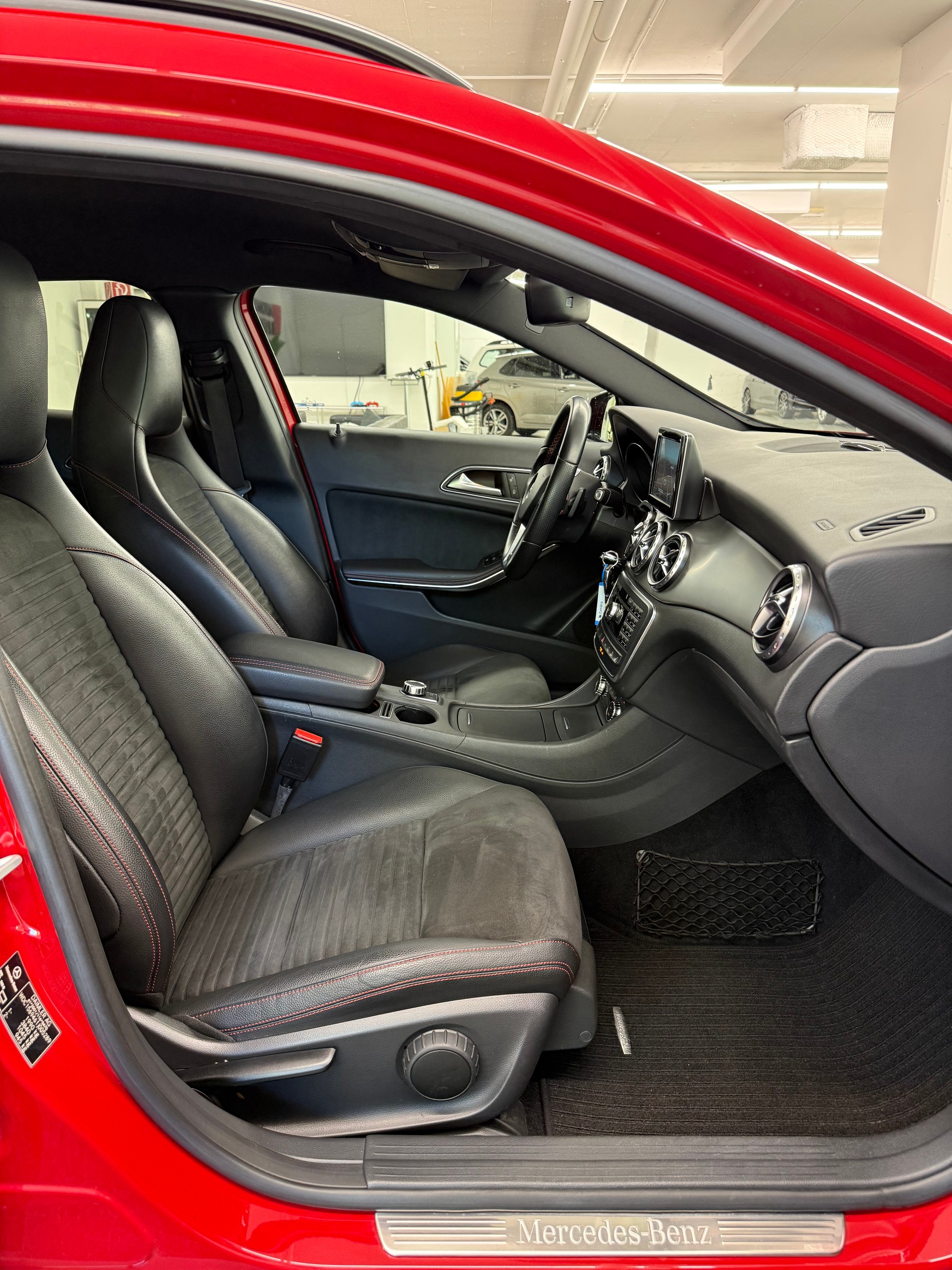 MERCEDES-BENZ GLA 250 AMG Line 4Matic 7G-DCT-image-20