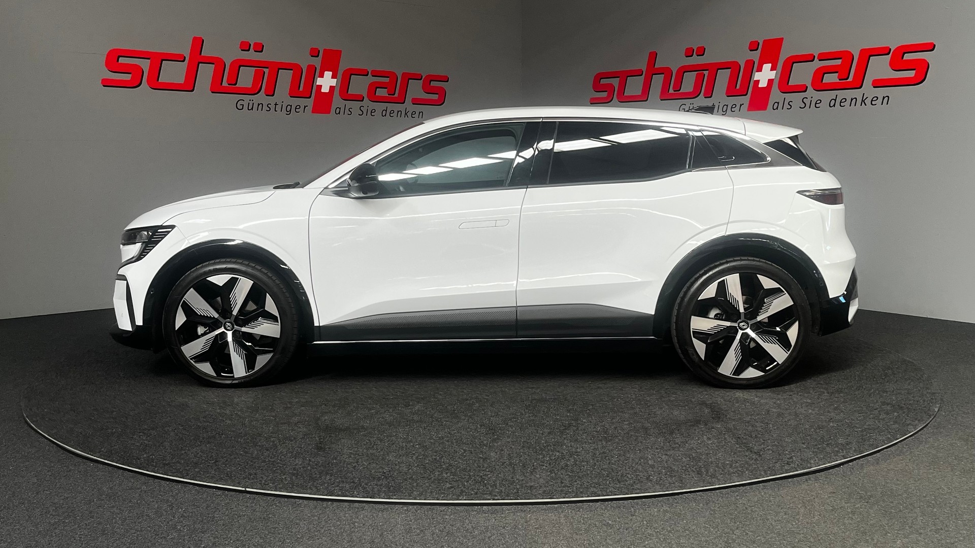RENAULT Mégane E-TECH EV60 Techno-showroom-element-2