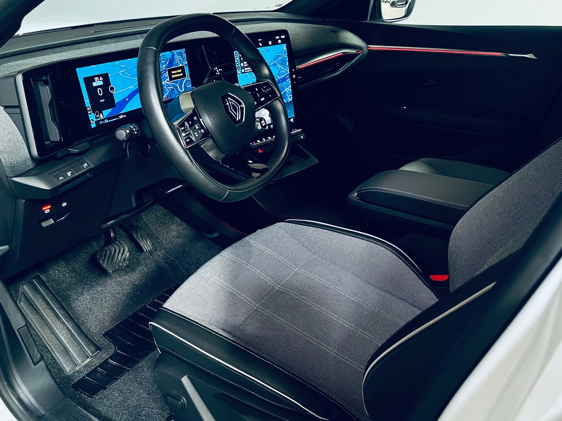 RENAULT Mégane E-TECH EV60 Techno-image-10