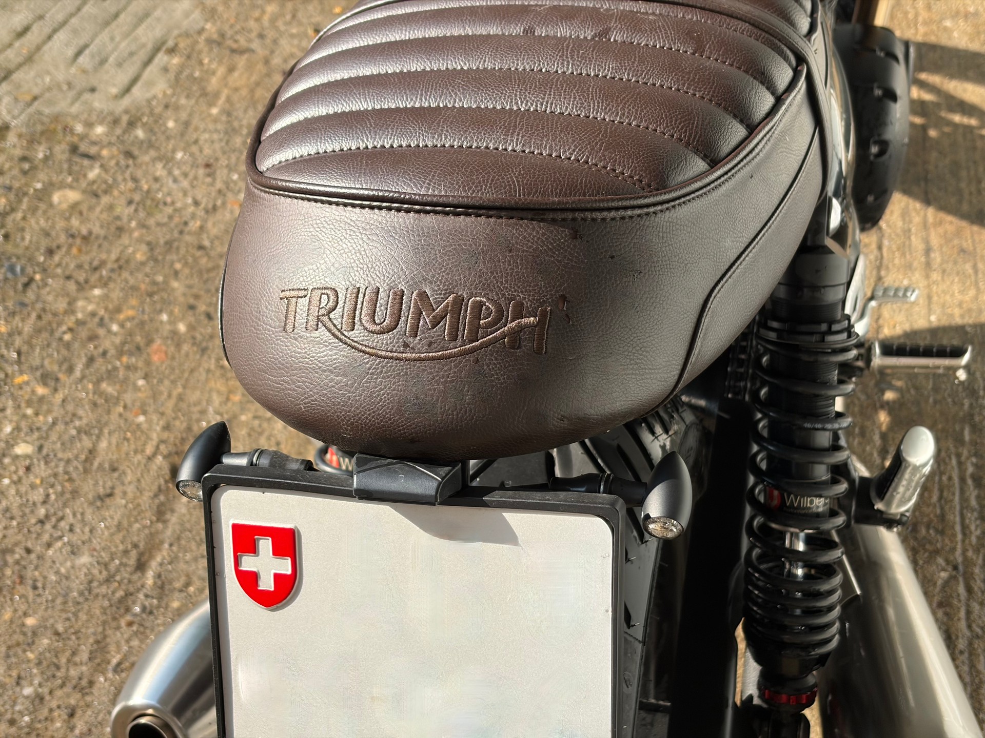 TRIUMPH Street Twin 900 Special Edition-image-5