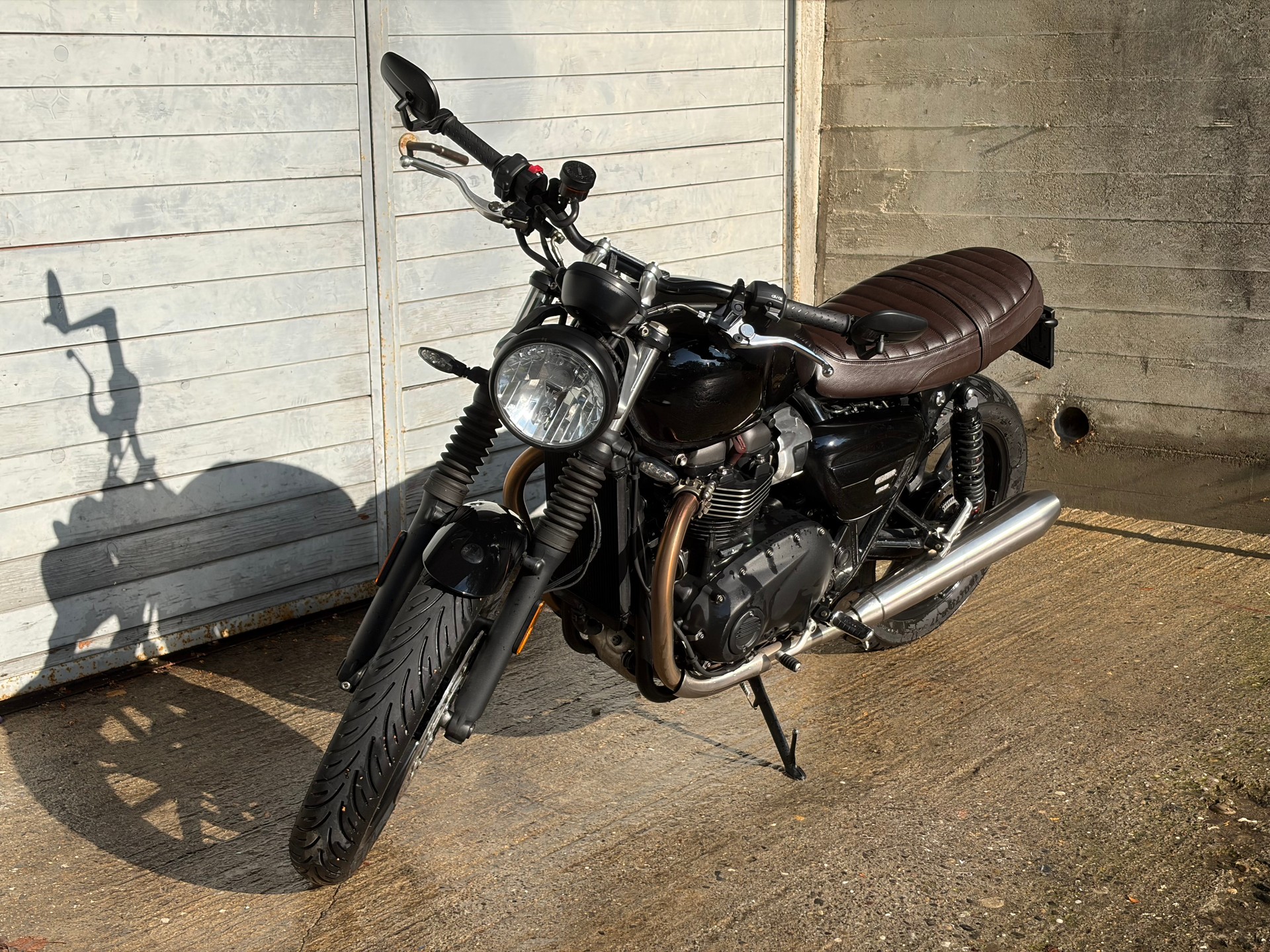 TRIUMPH Street Twin 900 Special Edition-image-1