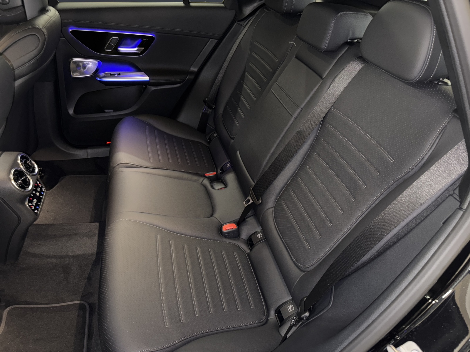MERCEDES-BENZ GLC 400 e 4M EQ Hybrid Technology-image-10
