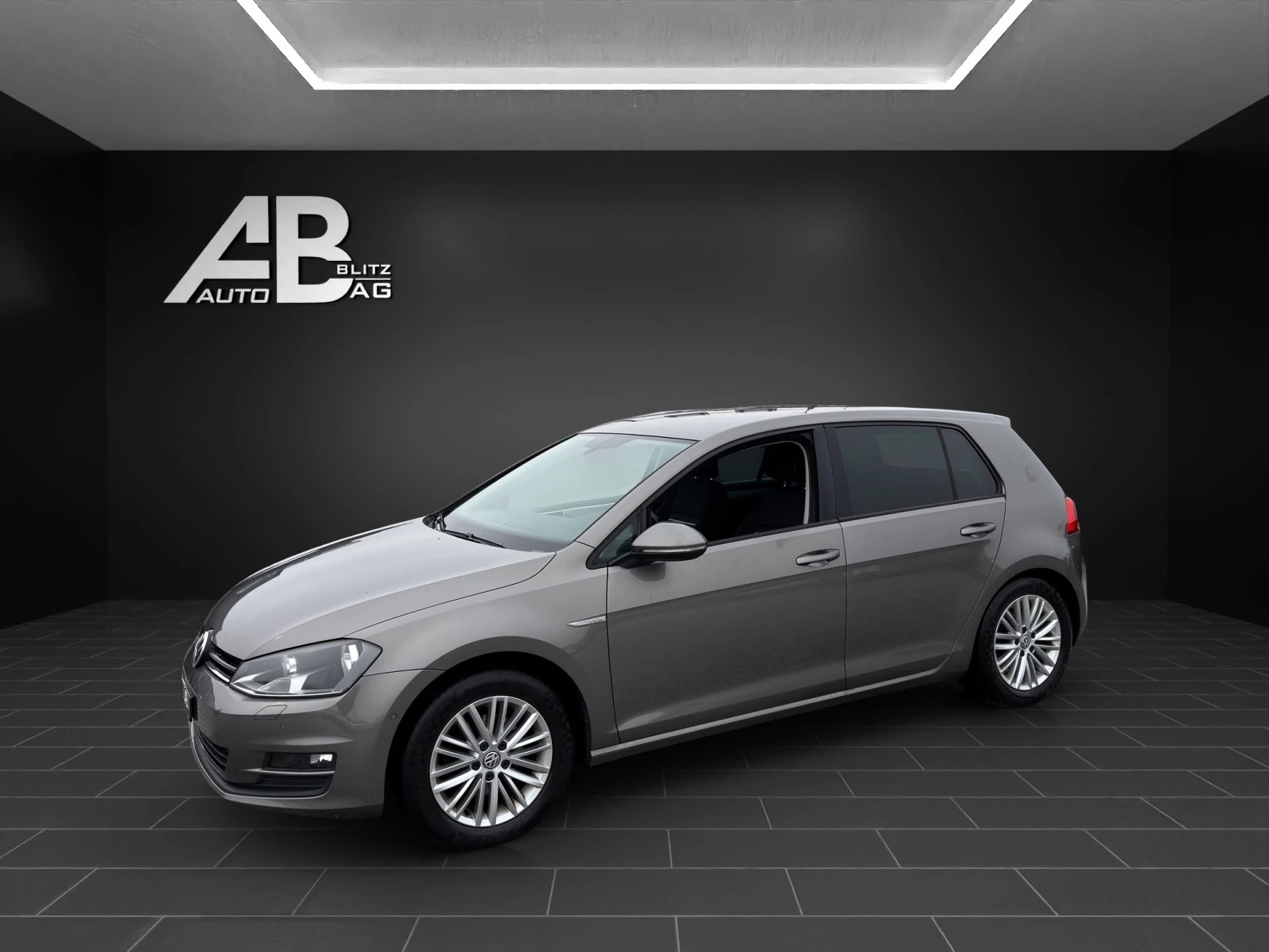 VW Golf 1.4 TSI Cup-showroom-element-1