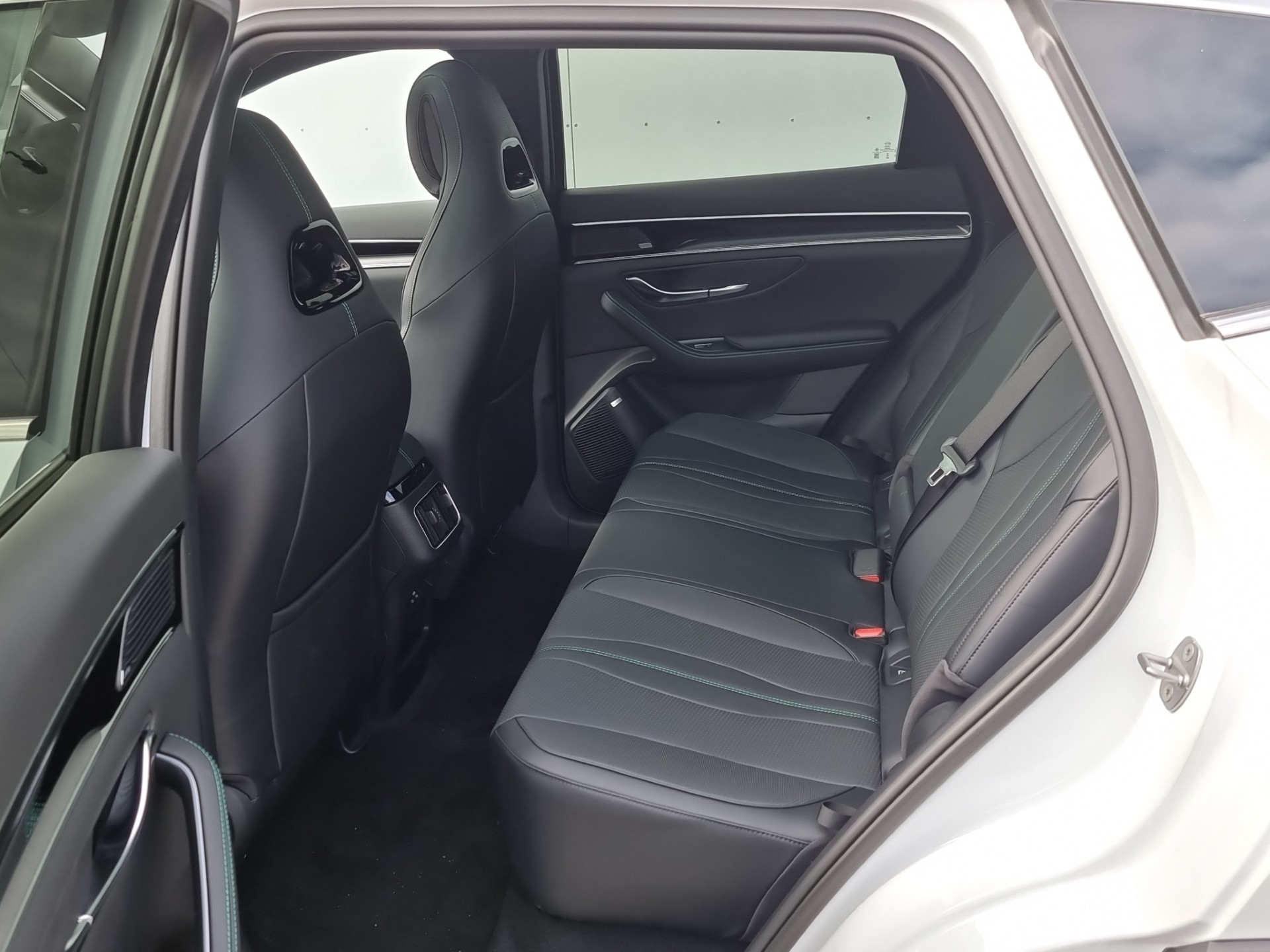 BYD Seal U DM-i Design AWD-image-14