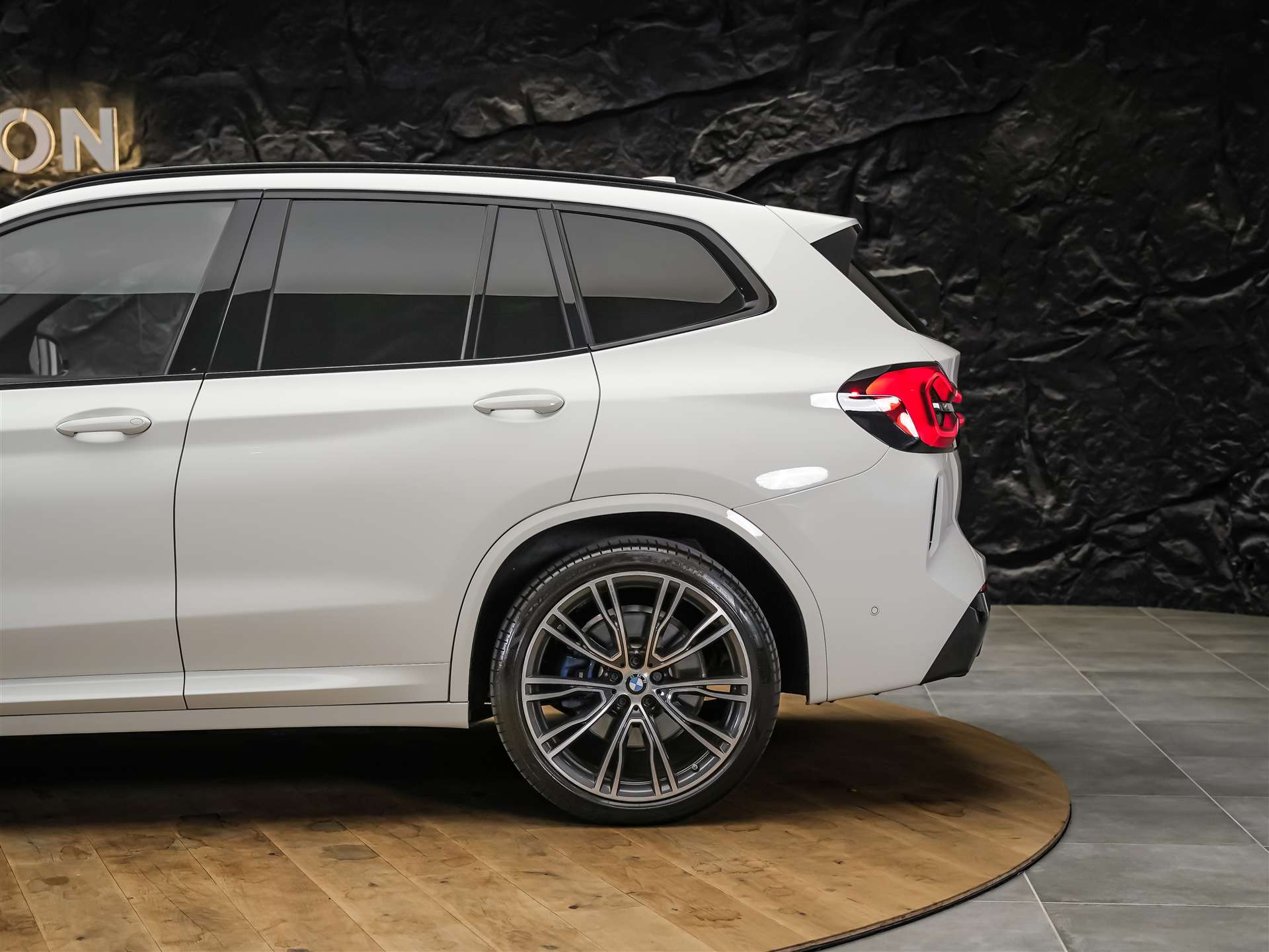 BMW X3 M40i Individual *21" Felgen*M-Sportfahrwerk*Adaptives LED*-image-18
