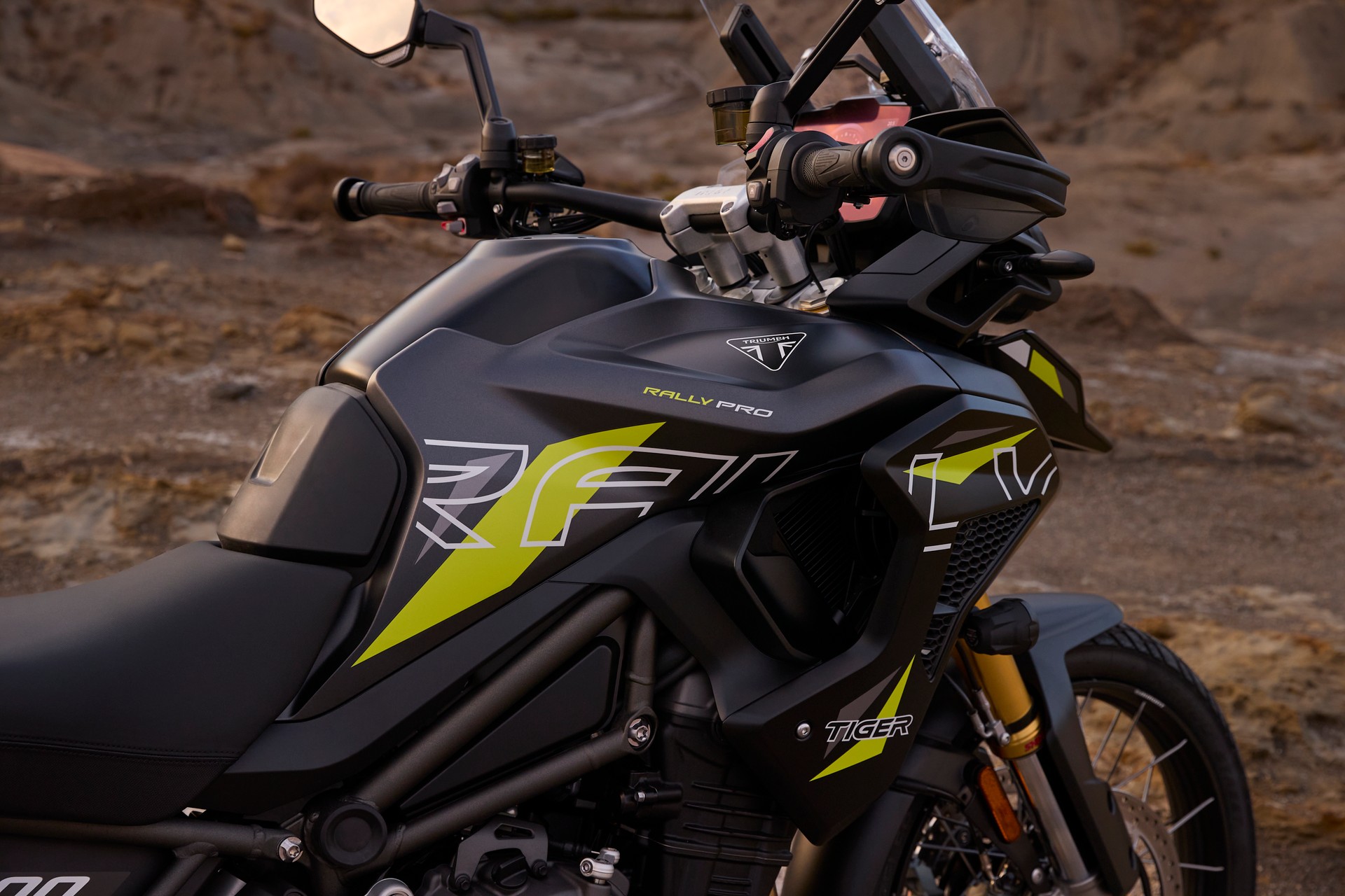 TRIUMPH Tiger 1200 Desert-image-1