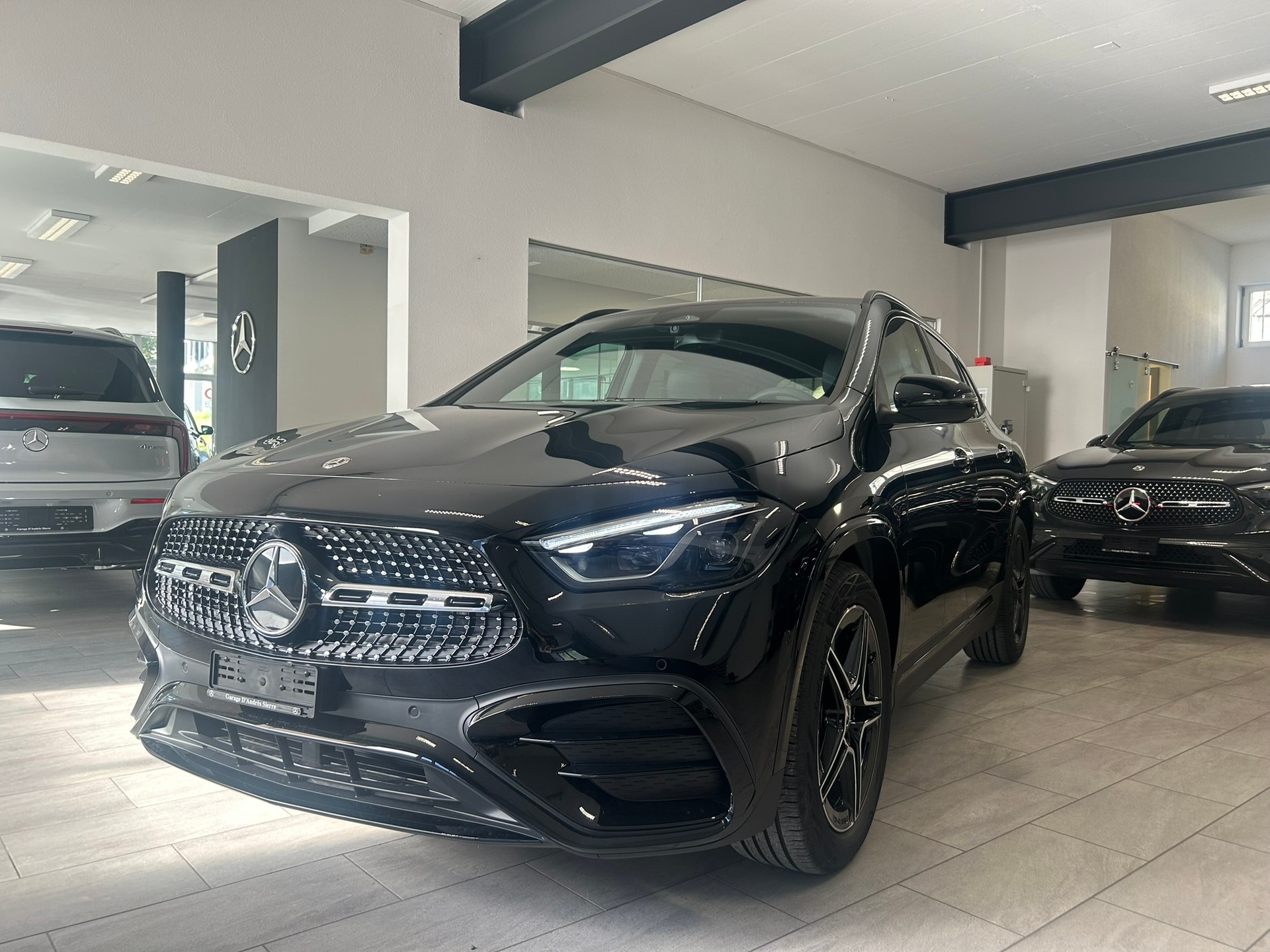 MERCEDES-BENZ GLA 250 4Matic AMG Line 8G-DCT Swiss Star