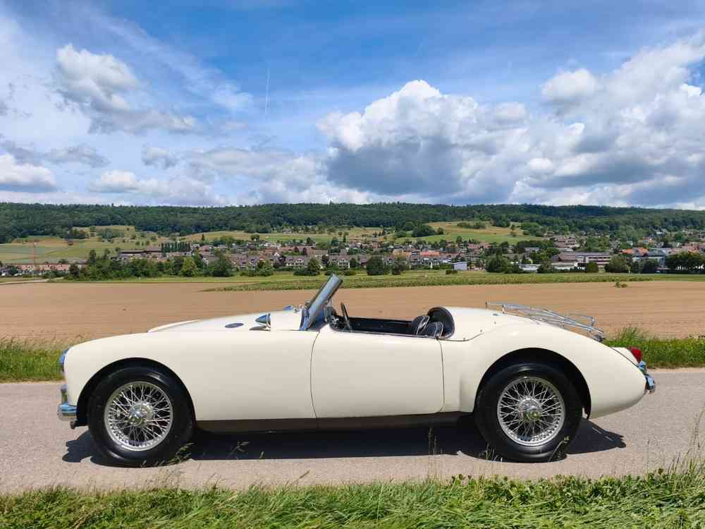 MG MGA 1500-image-2