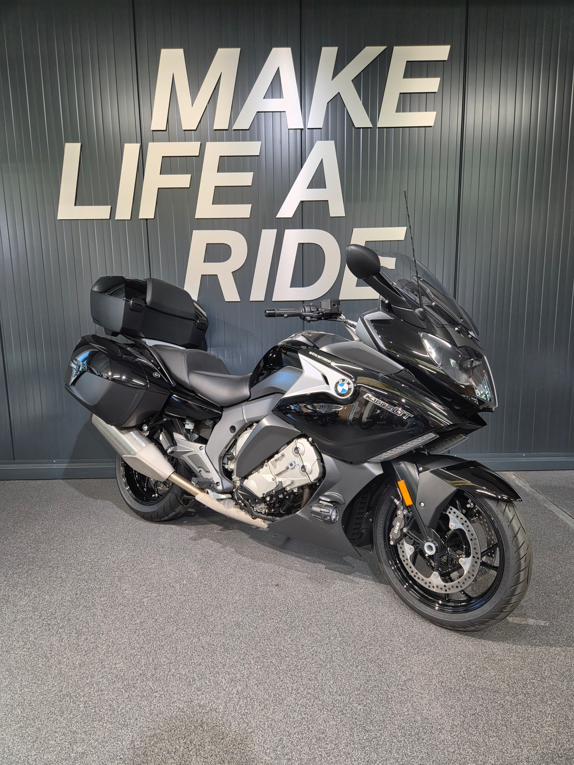 BMW K 1600 GT-image-1