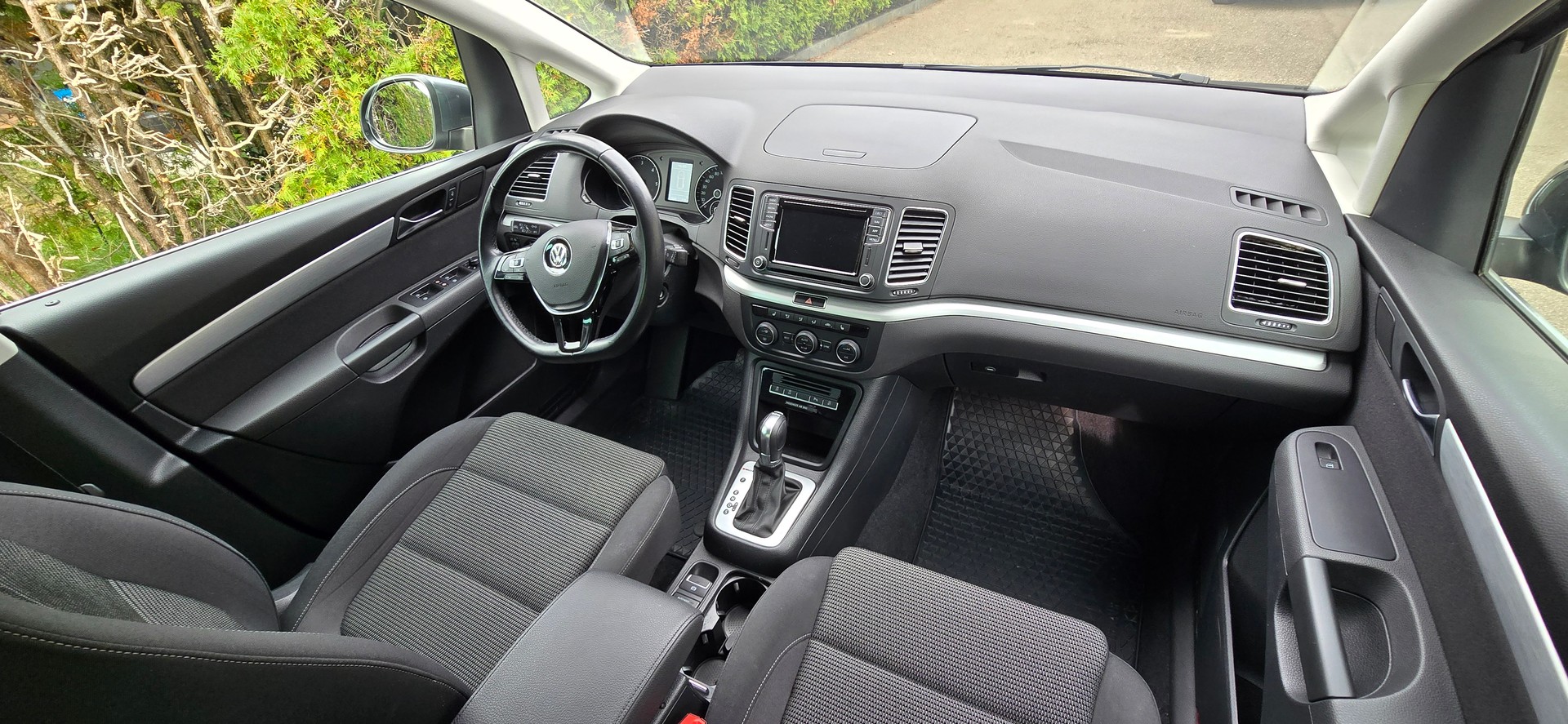 VW 2.0 TDI SCR Comfortline DSG 4m-image-4
