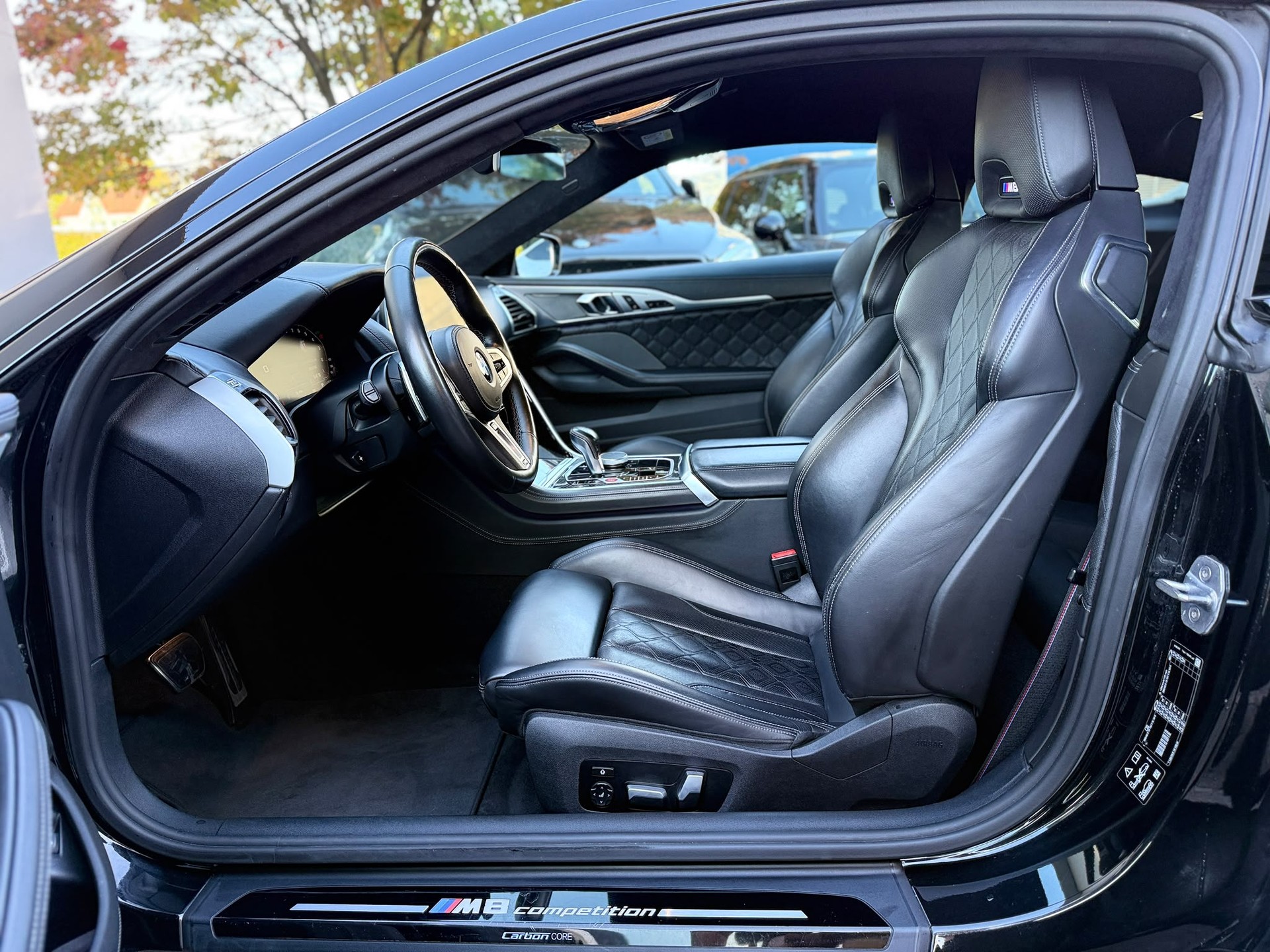 BMW M8 Competition xDrive Coupé-image-13
