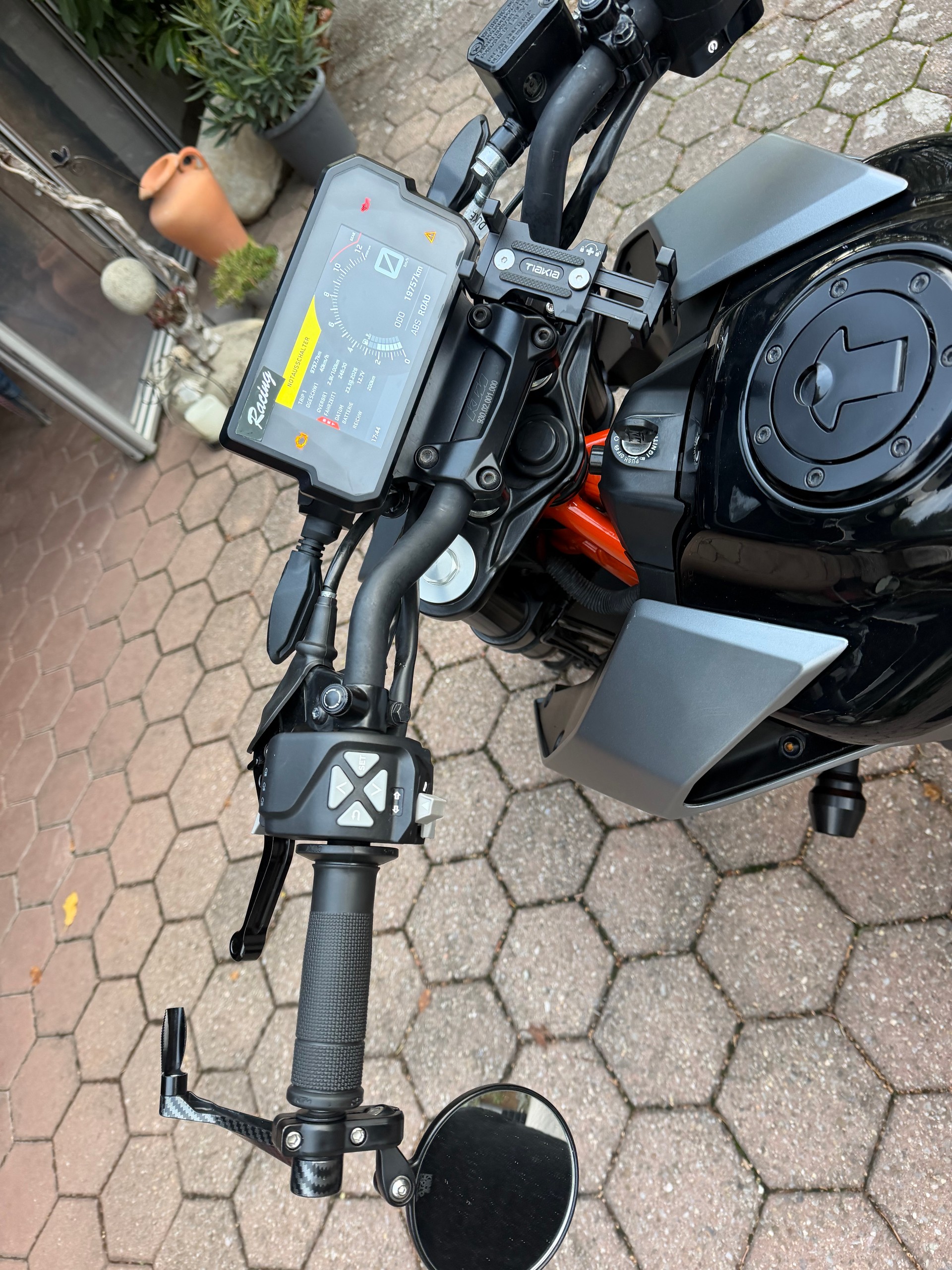 KTM 125 Duke-image-4