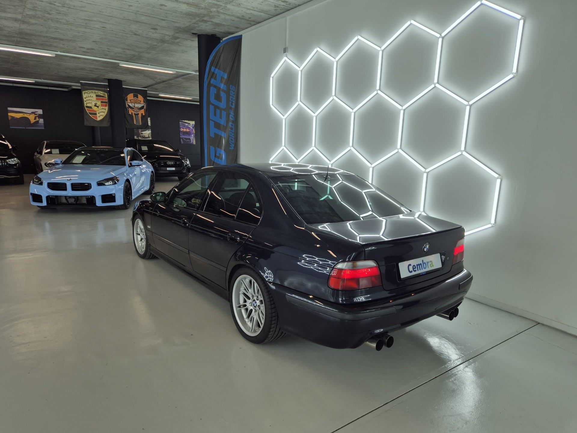 BMW M5 E39 V8-showroom-element-3