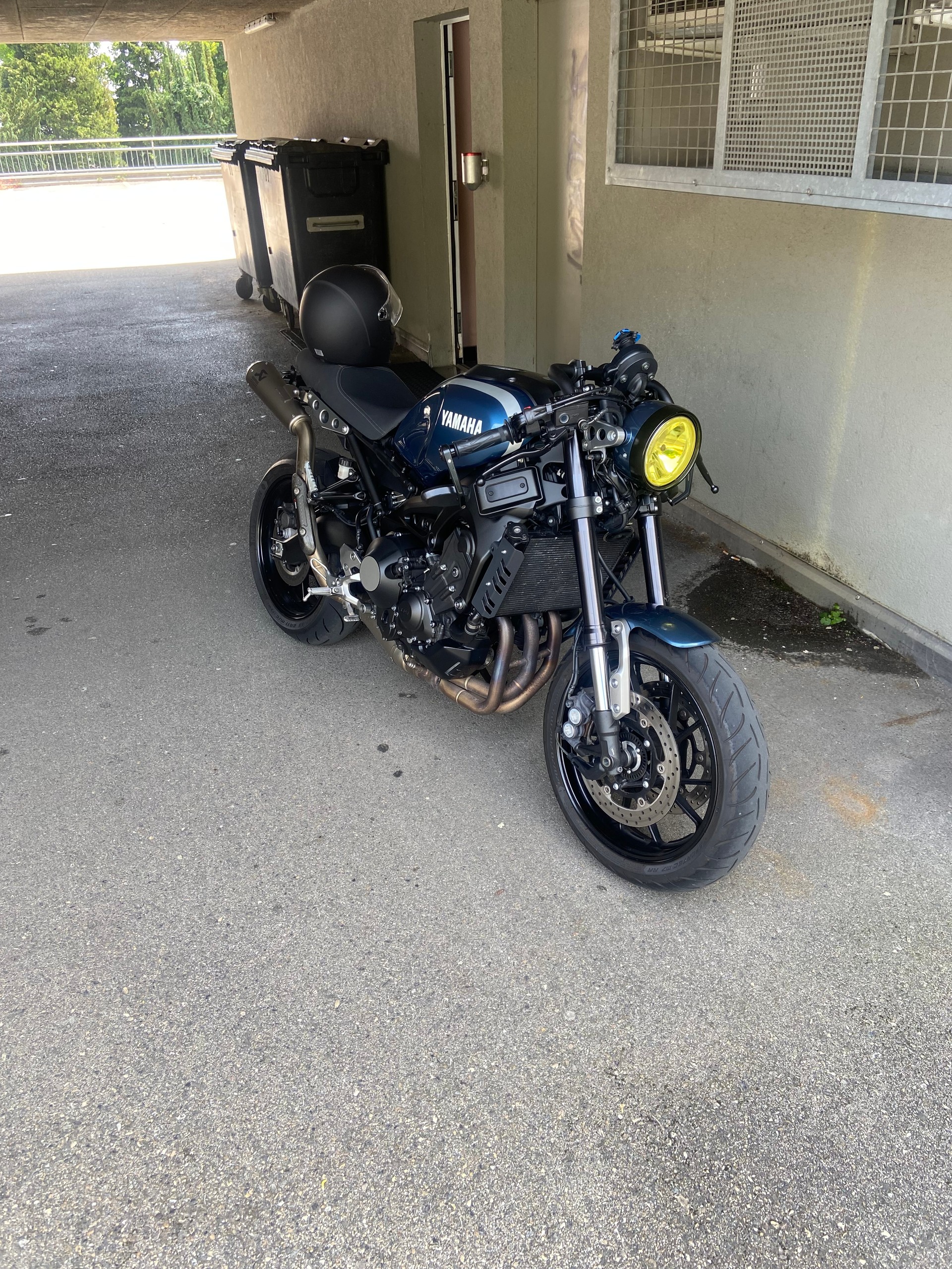 YAMAHA XSR 900-image-12