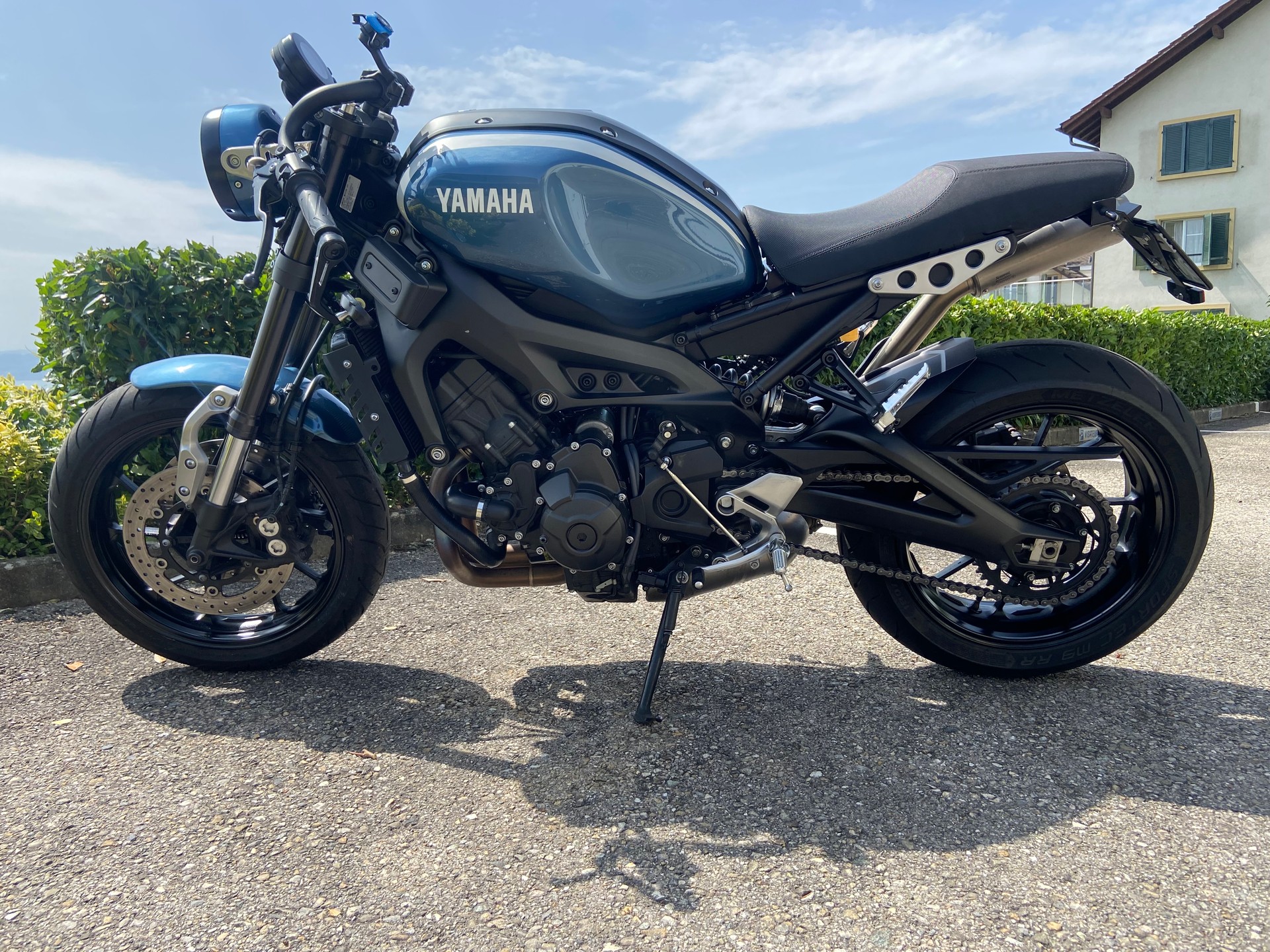 YAMAHA XSR 900-image-2