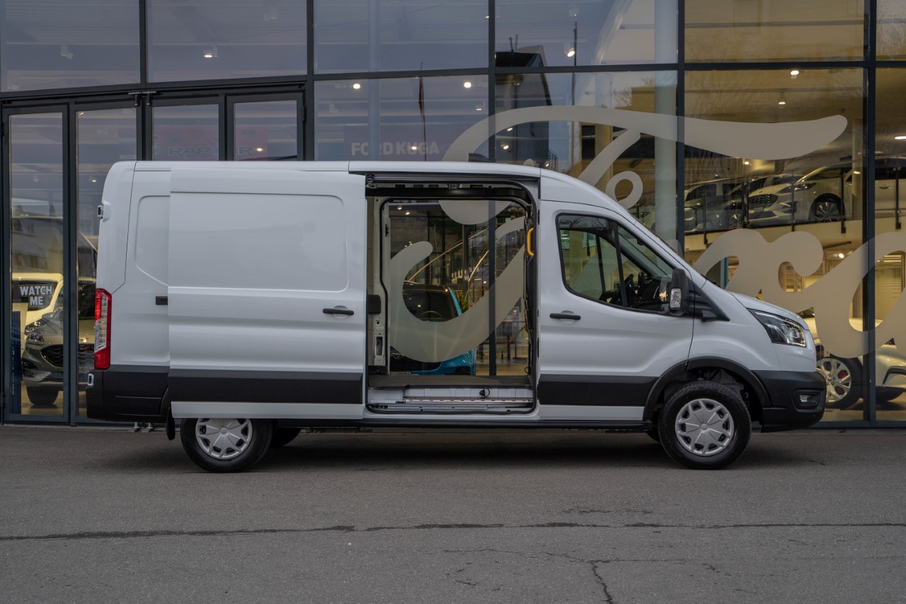 FORD E-Transit Van 350 L3H2 68kWh Trend-image-5