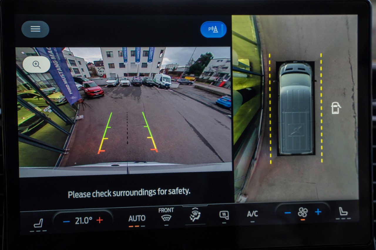 FORD E-Transit Van 350 L3H2 68kWh Trend-image-13