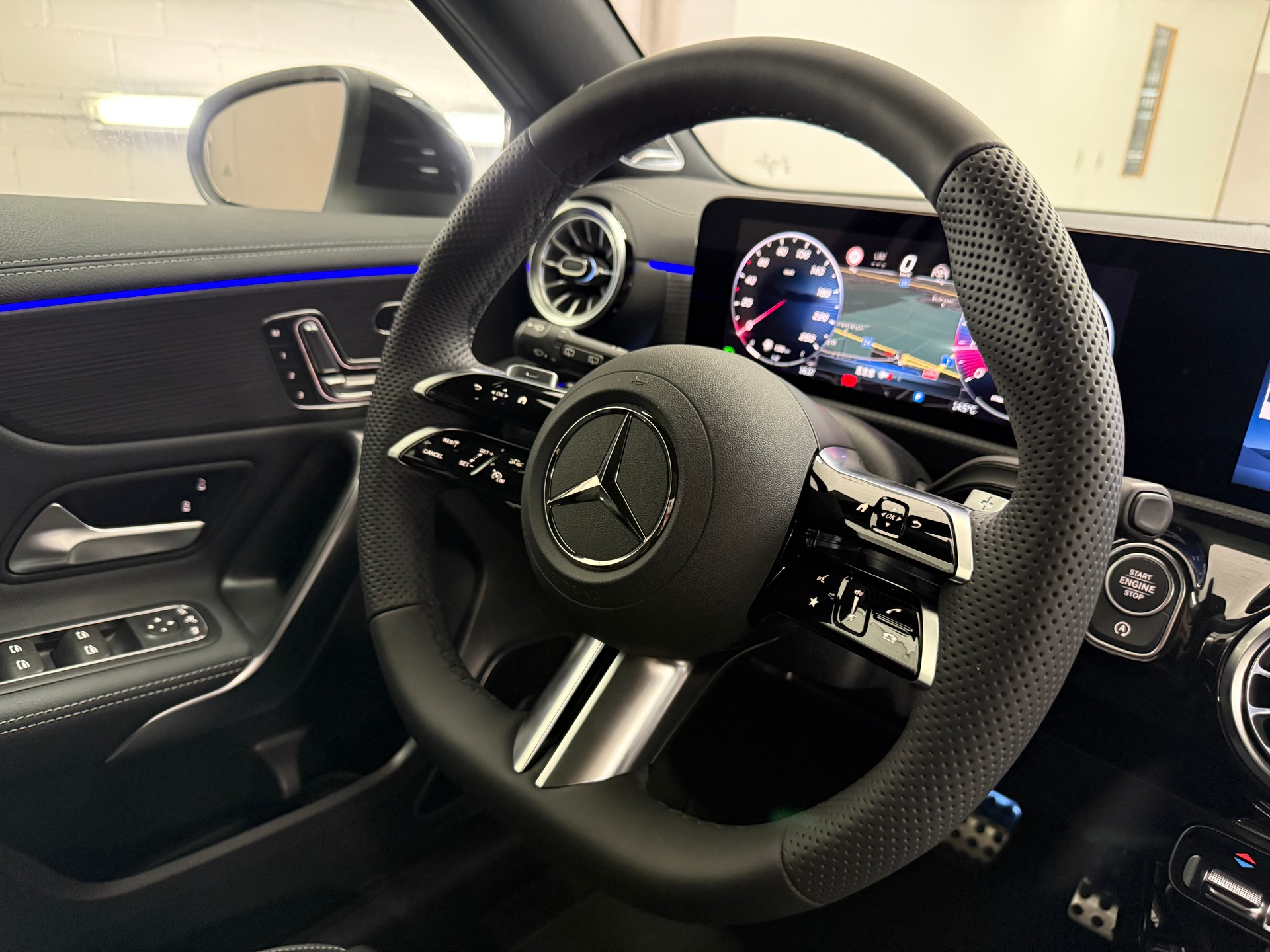MERCEDES-BENZ A 250 4MATIC Kompaktlimousine-image-15