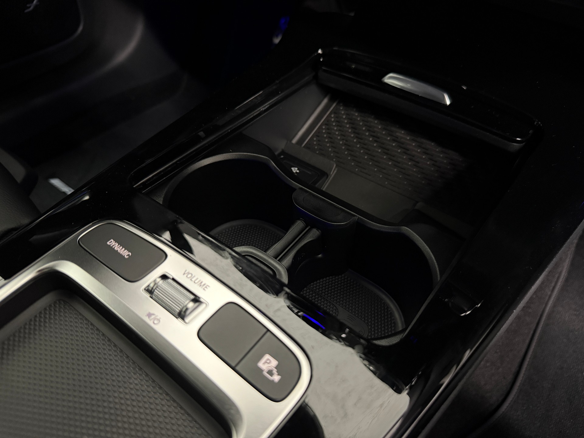 MERCEDES-BENZ A 250 4MATIC Kompaktlimousine-image-13