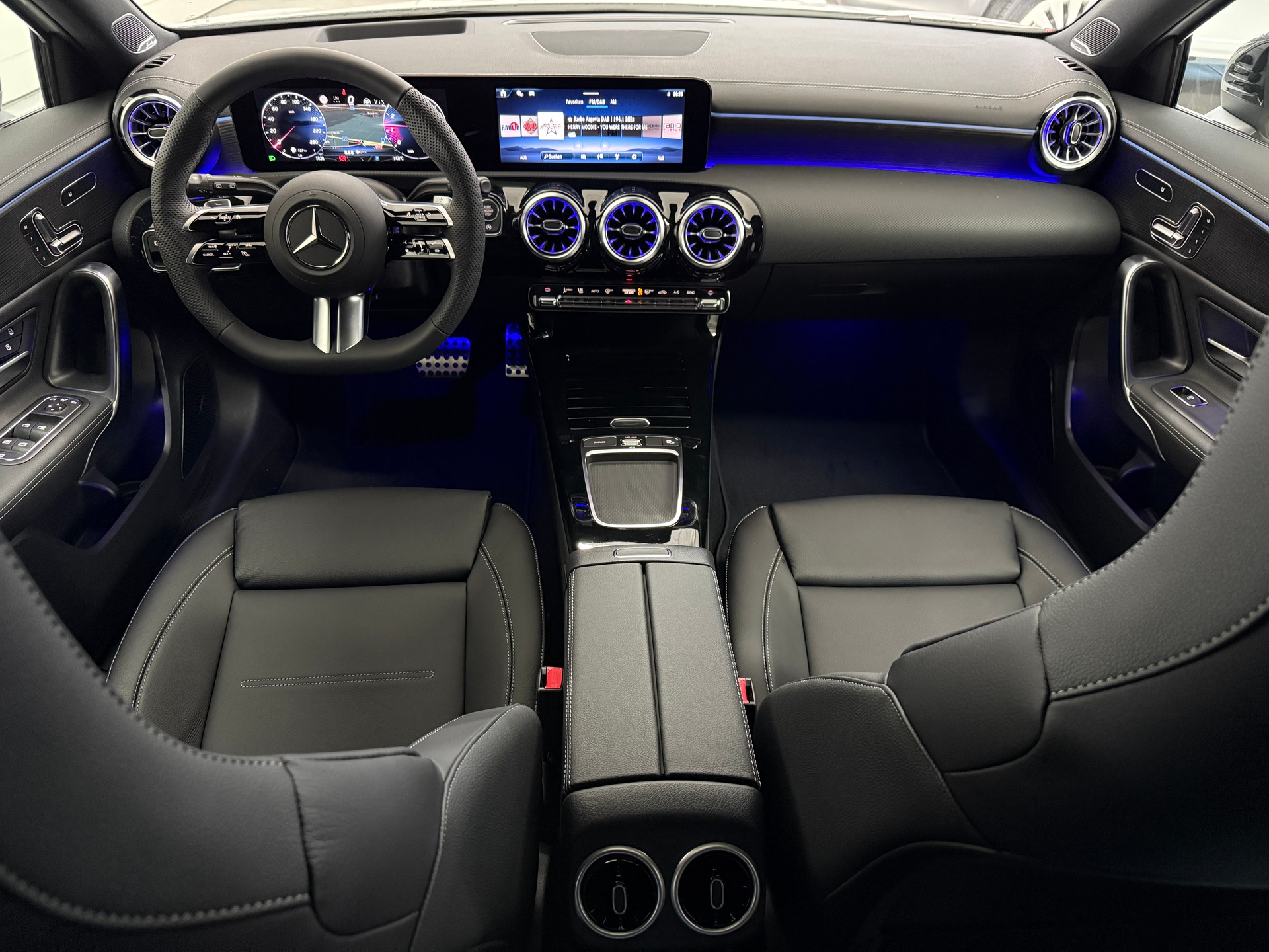 MERCEDES-BENZ A 250 4MATIC Kompaktlimousine-image-7