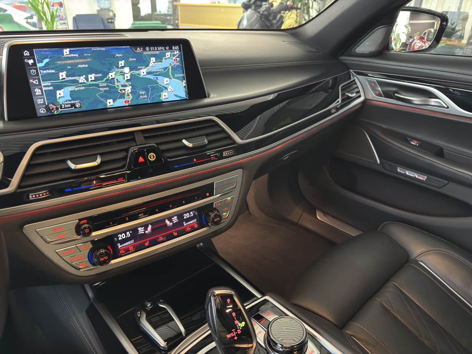 BMW 740d xDrive Steptronic-image-11