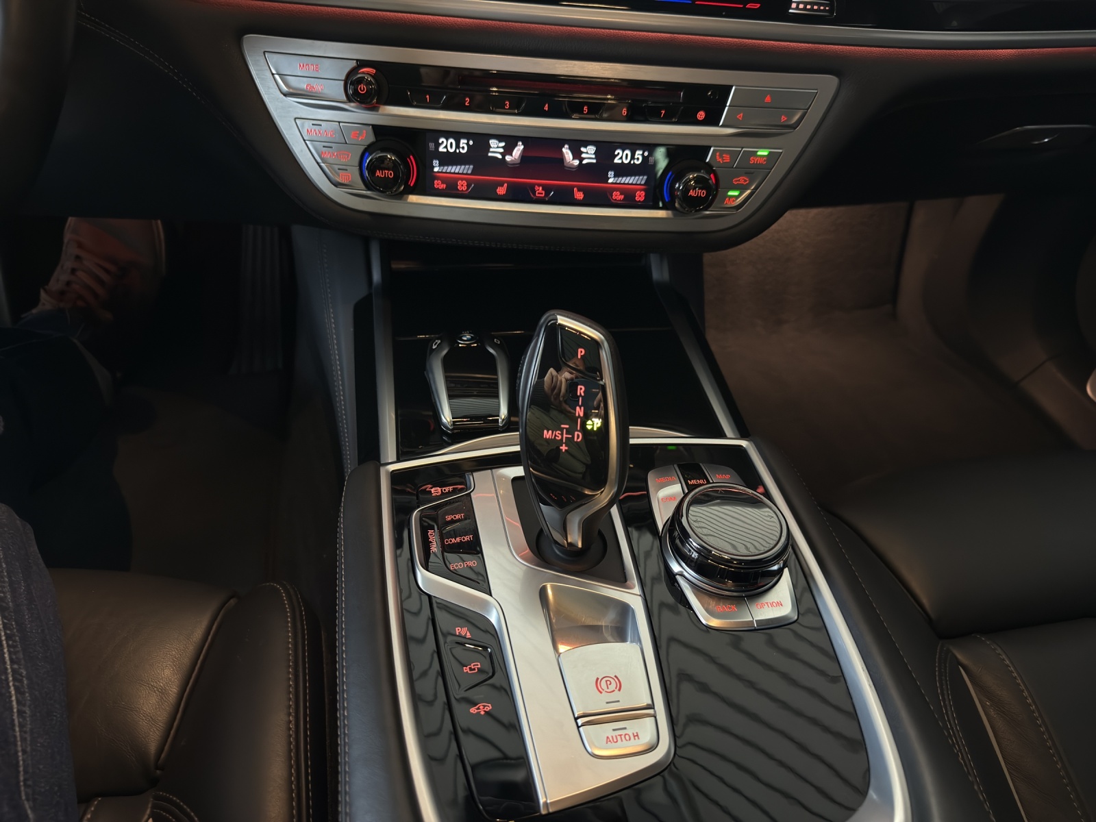 BMW 740d xDrive Steptronic-image-12