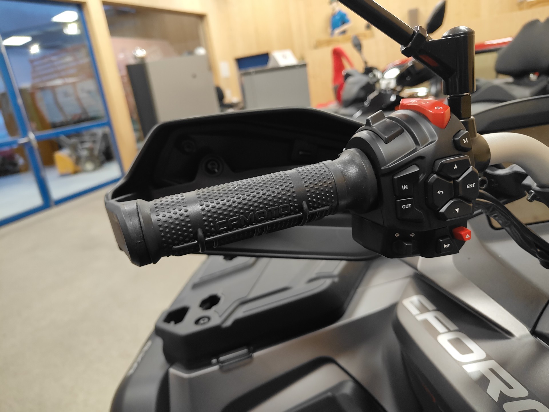 CF MOTO CFORCE 1000 Touring-image-14