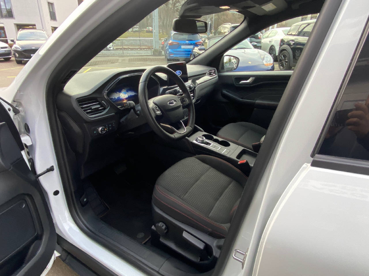 FORD Kuga 2.5 Plug-in Hybrid ST-Line-image-7
