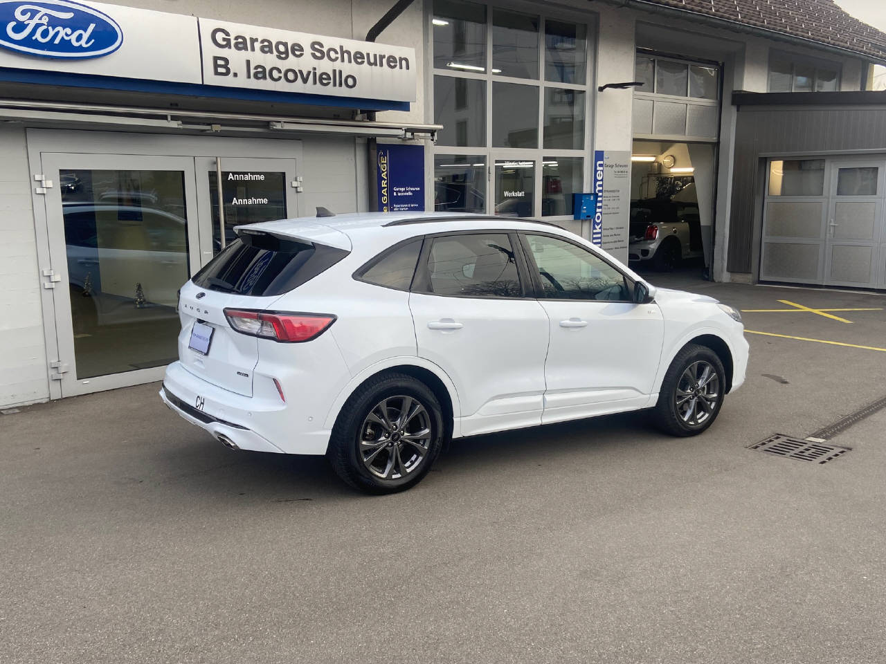 FORD Kuga 2.5 Plug-in Hybrid ST-Line-image-5