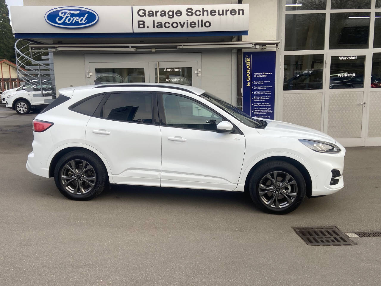 FORD Kuga 2.5 Plug-in Hybrid ST-Line-image-6