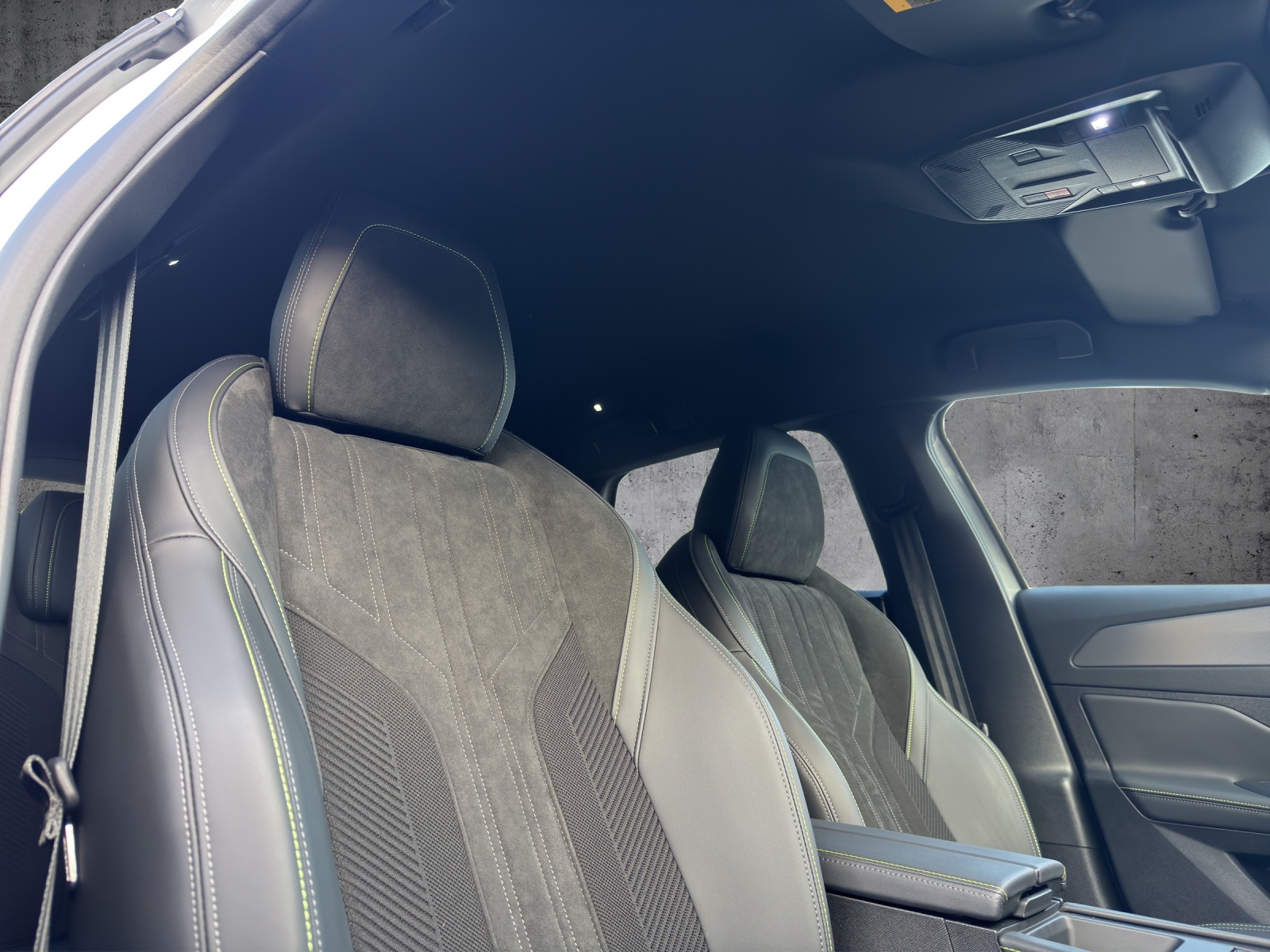 PEUGEOT 308 SW 1.6 PHEV 180 GT-image-25