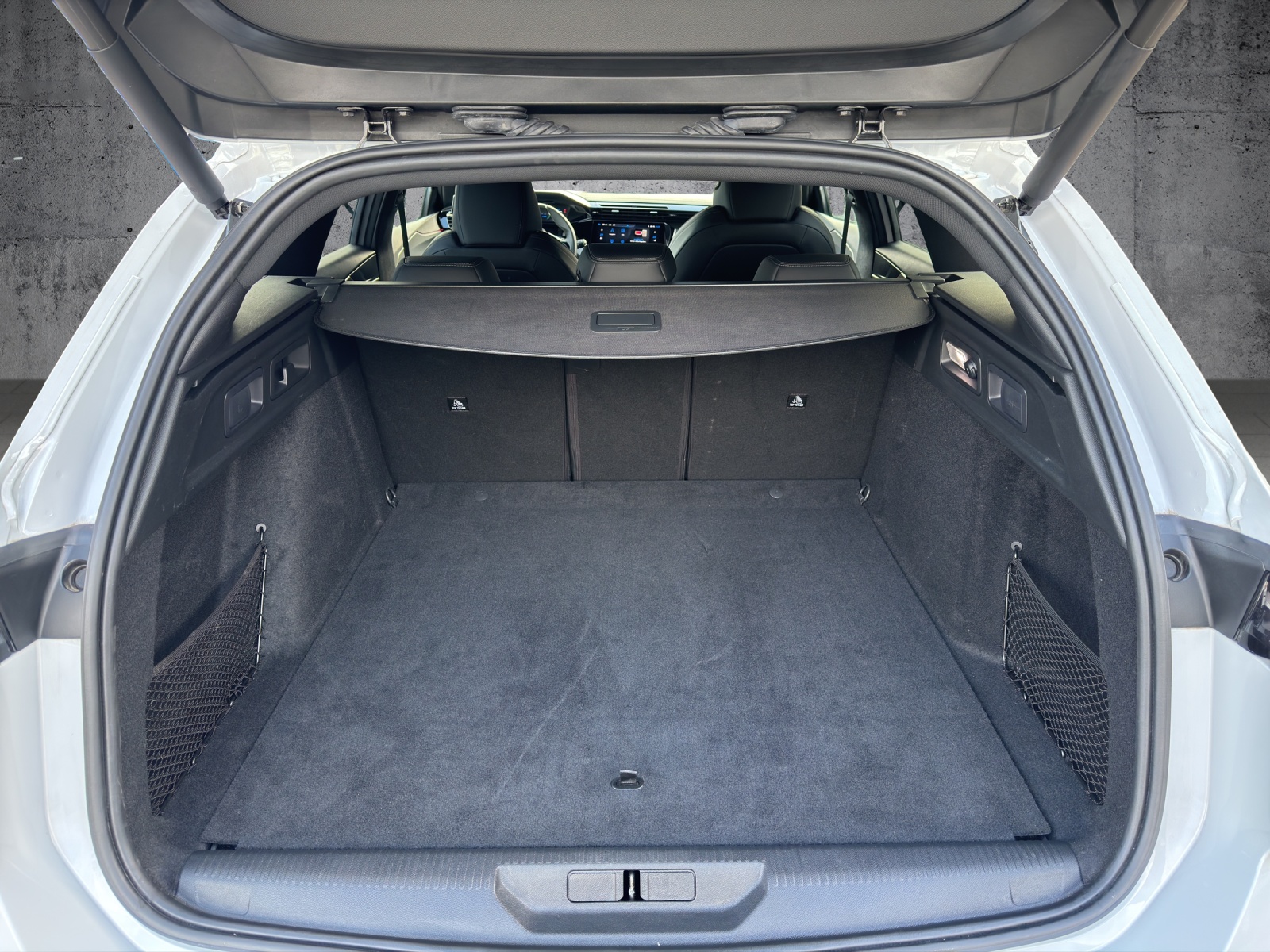 PEUGEOT 308 SW 1.6 PHEV 180 GT-image-28
