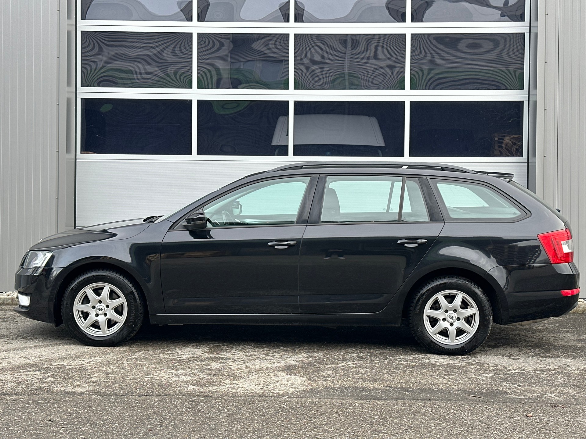 SKODA Octavia Combi 1.6 TDI Ambition 4x4-image-11