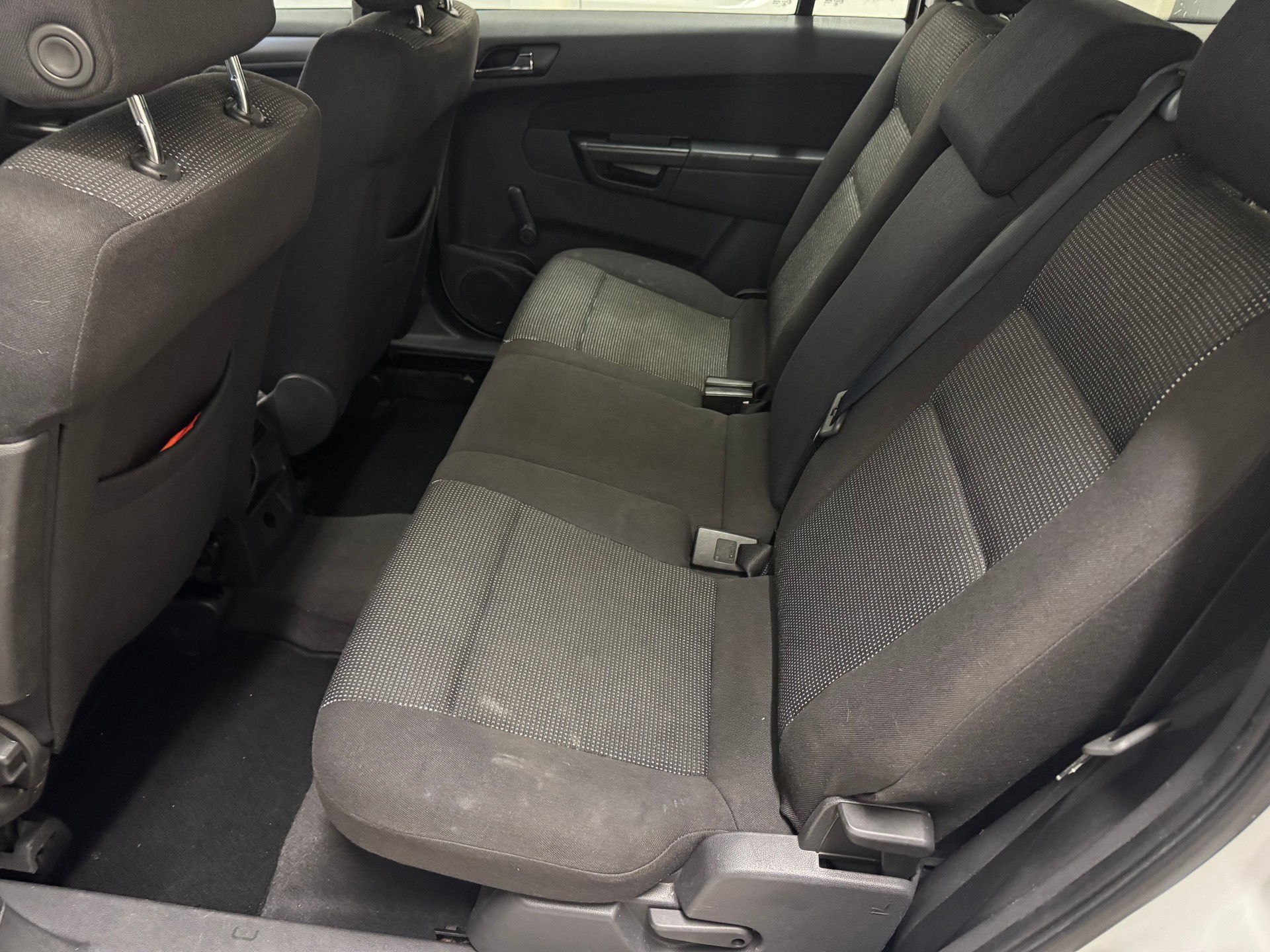OPEL Zafira 1.9 CDTI Enjoy-image-12