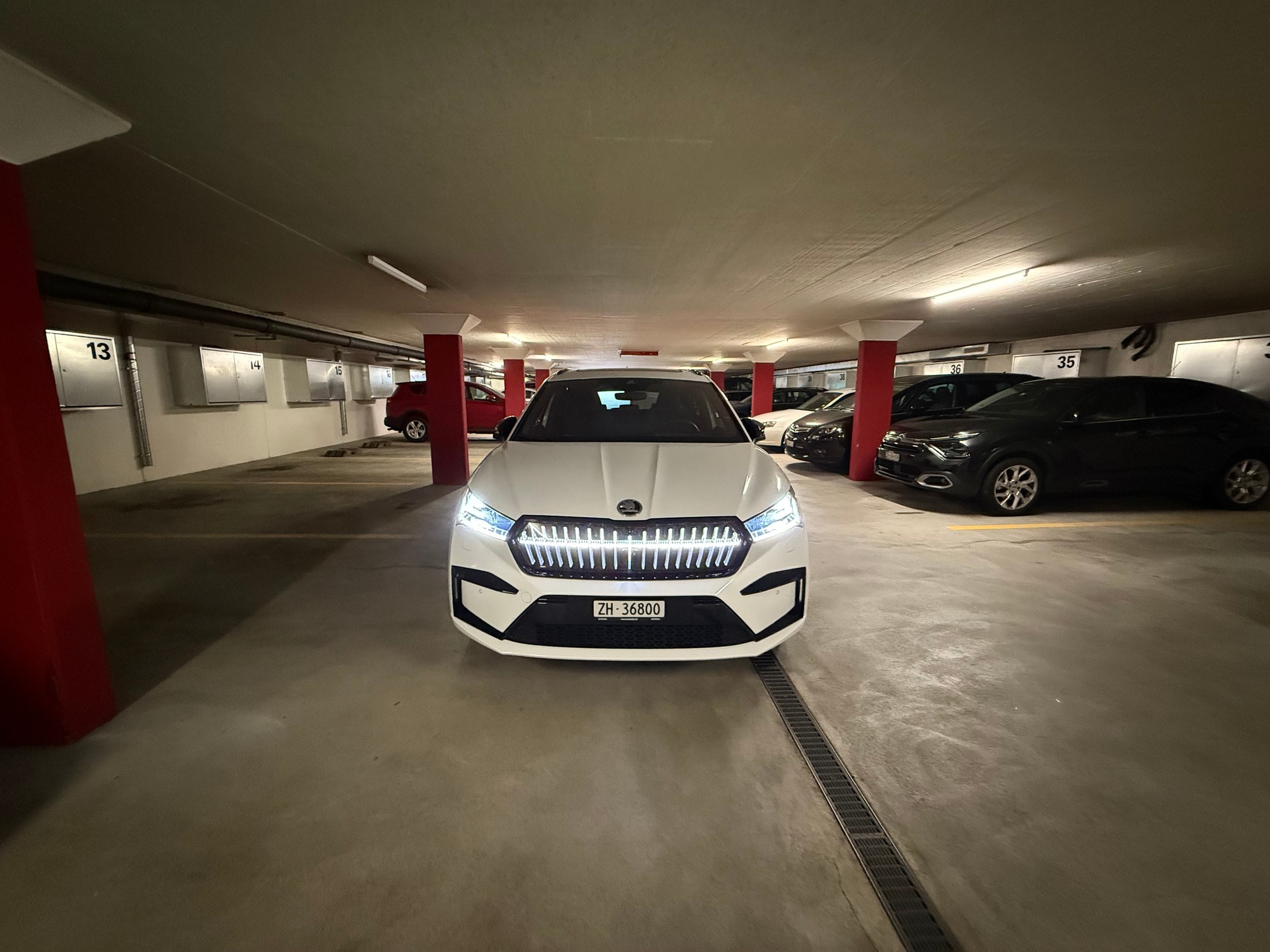 SKODA Enyaq 85x Sportline 4x4-image-2