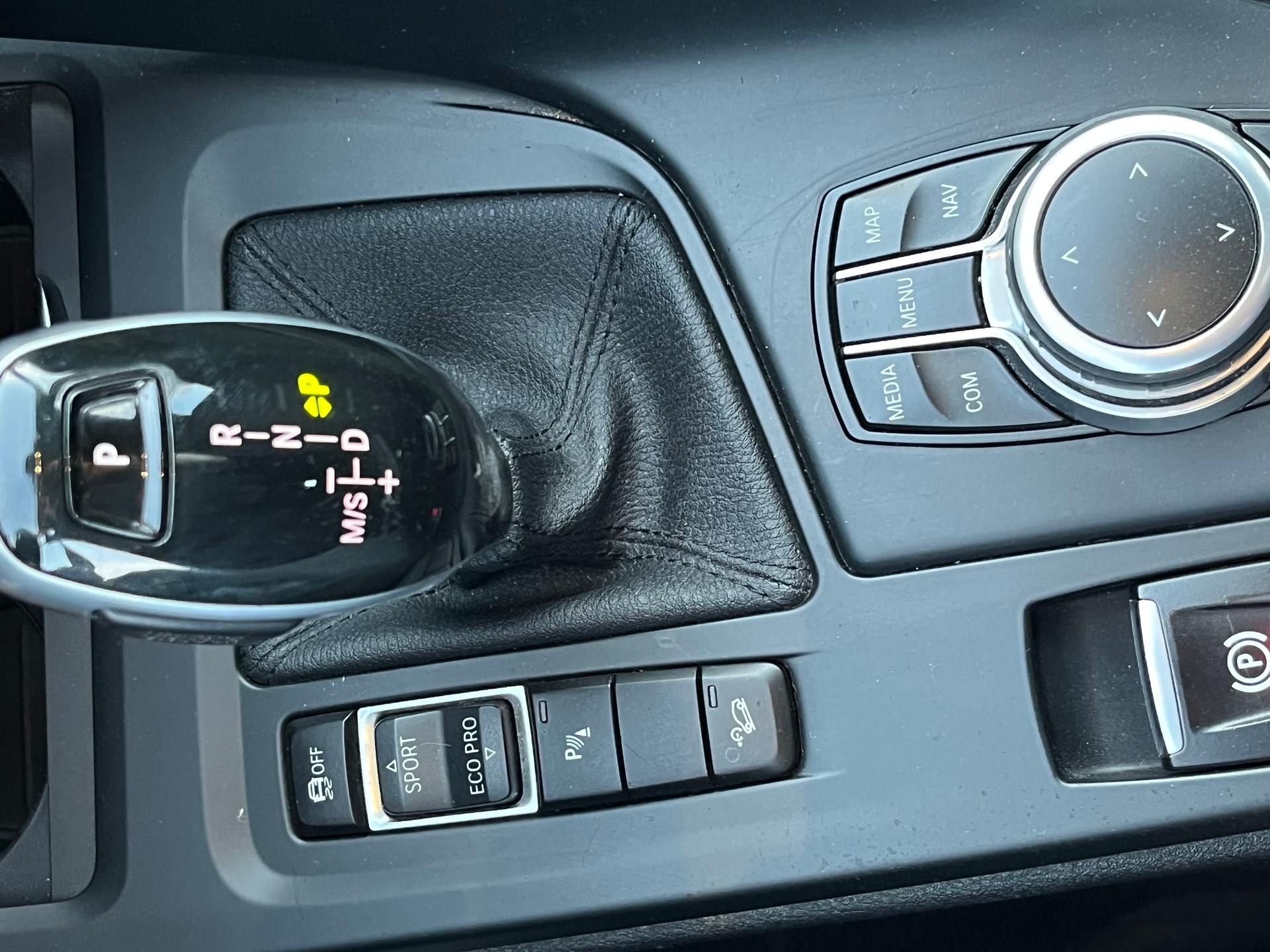BMW X1 xDrive 20i Steptronic-image-23