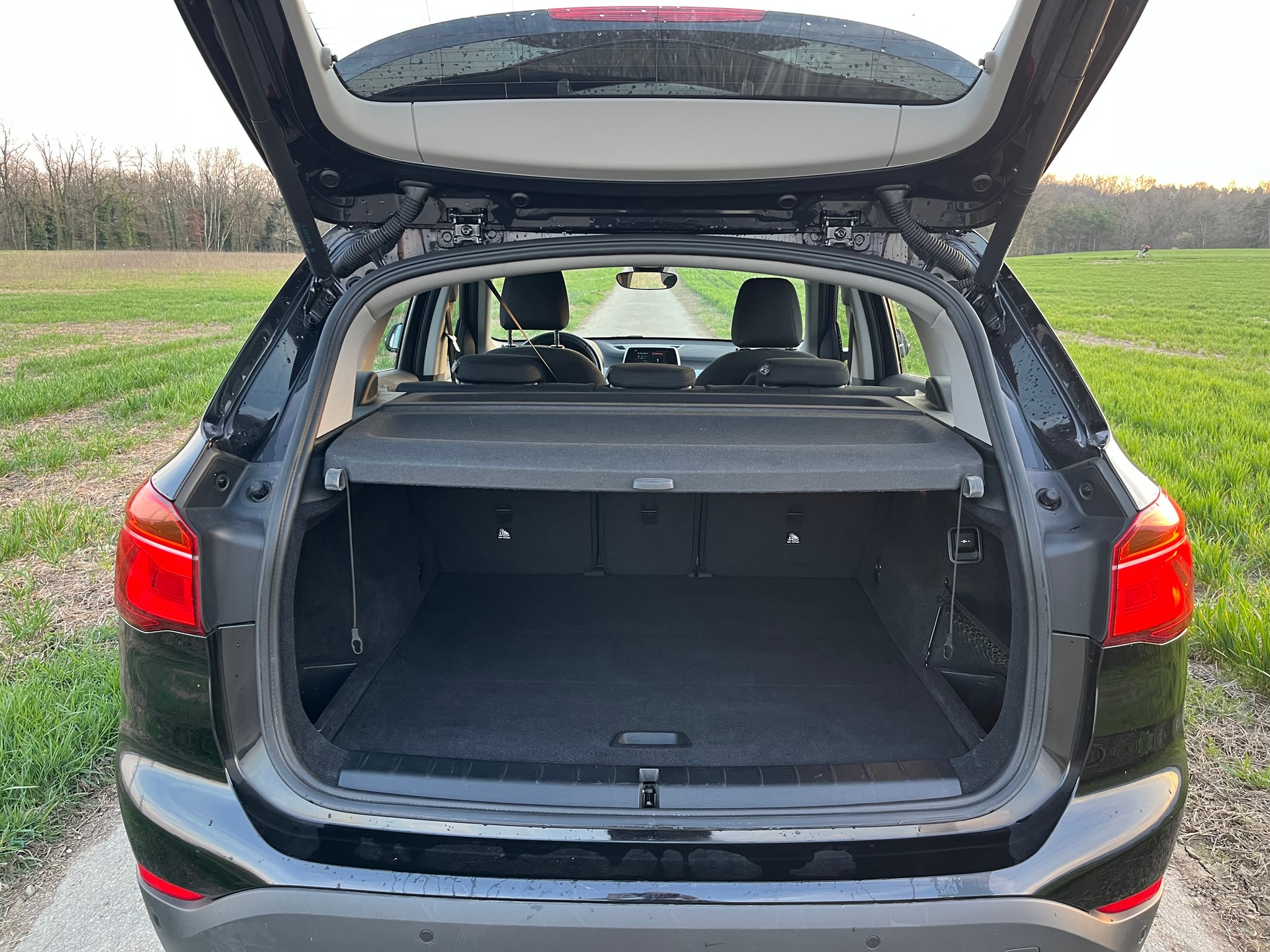 BMW X1 xDrive 20i Steptronic-image-11