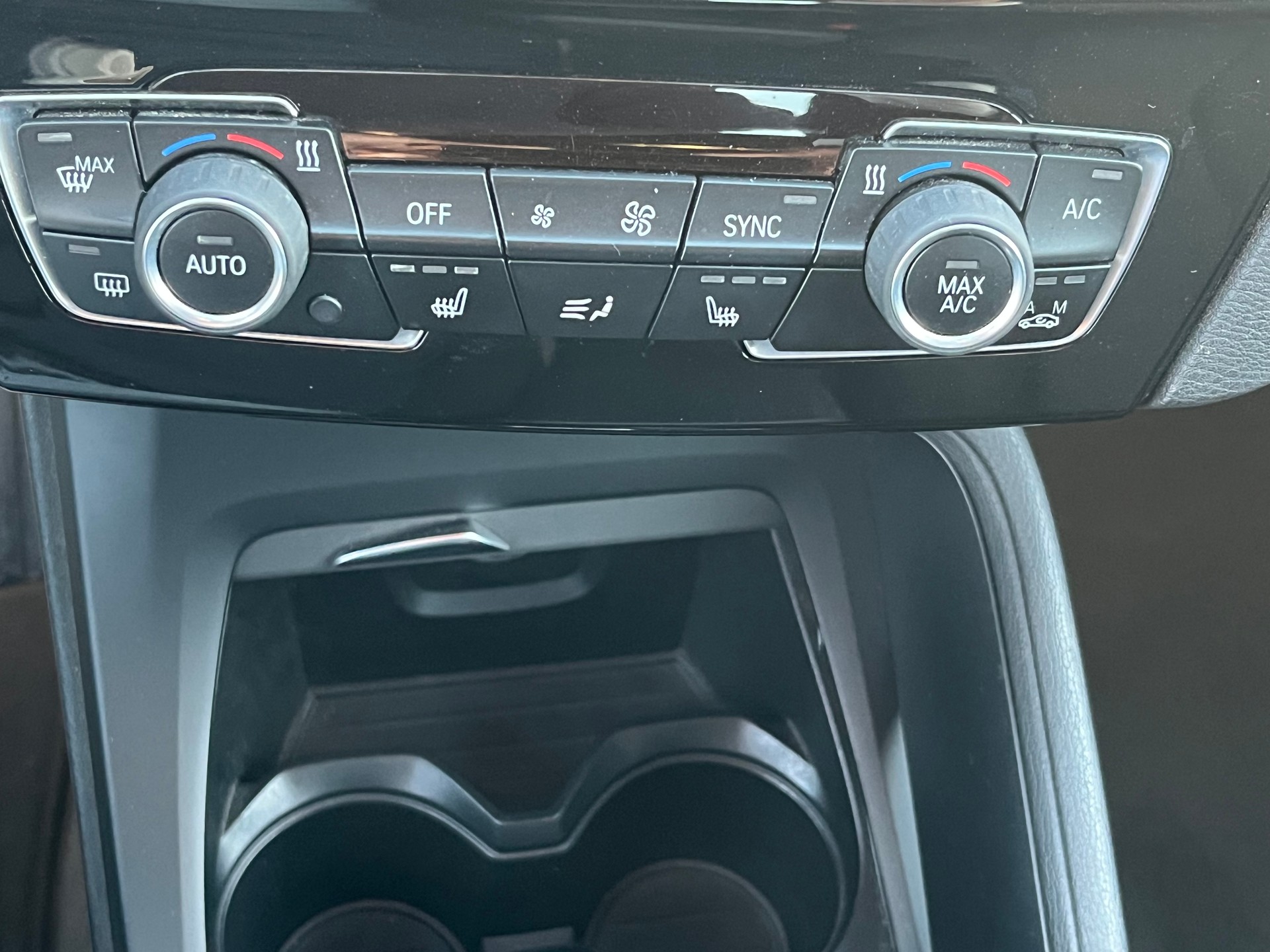 BMW X1 xDrive 20i Steptronic-image-22