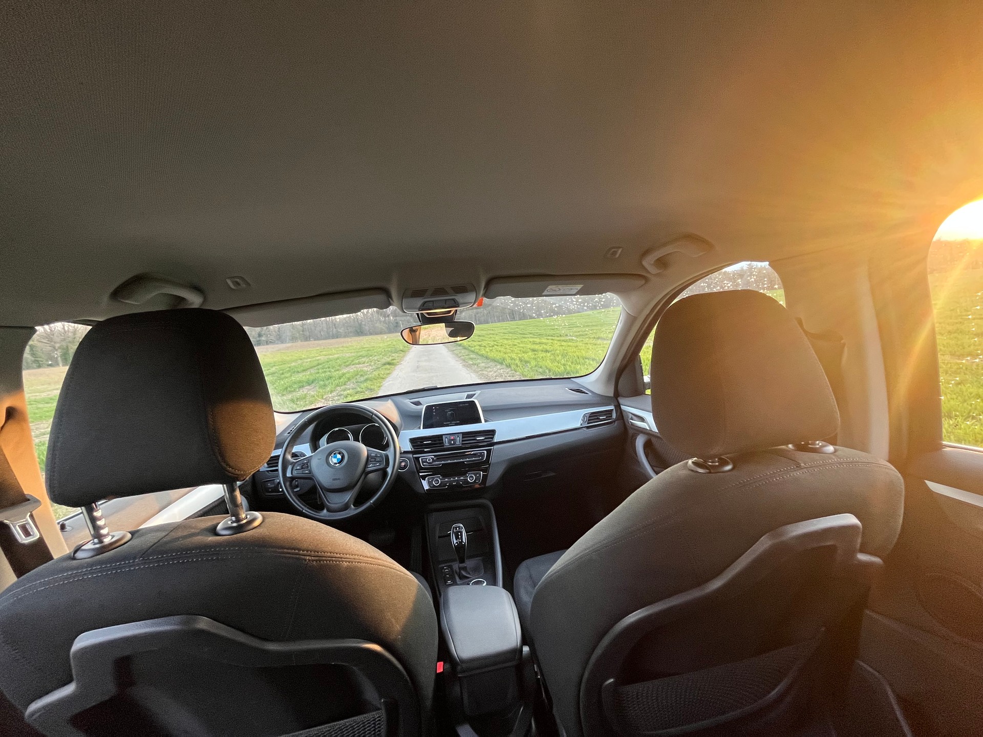 BMW X1 xDrive 20i Steptronic-image-17