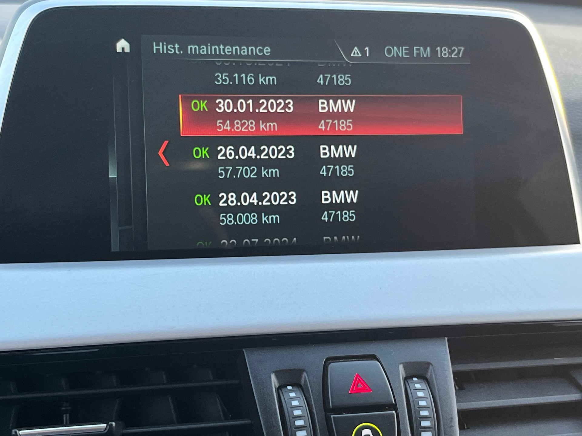 BMW X1 xDrive 20i Steptronic-image-26