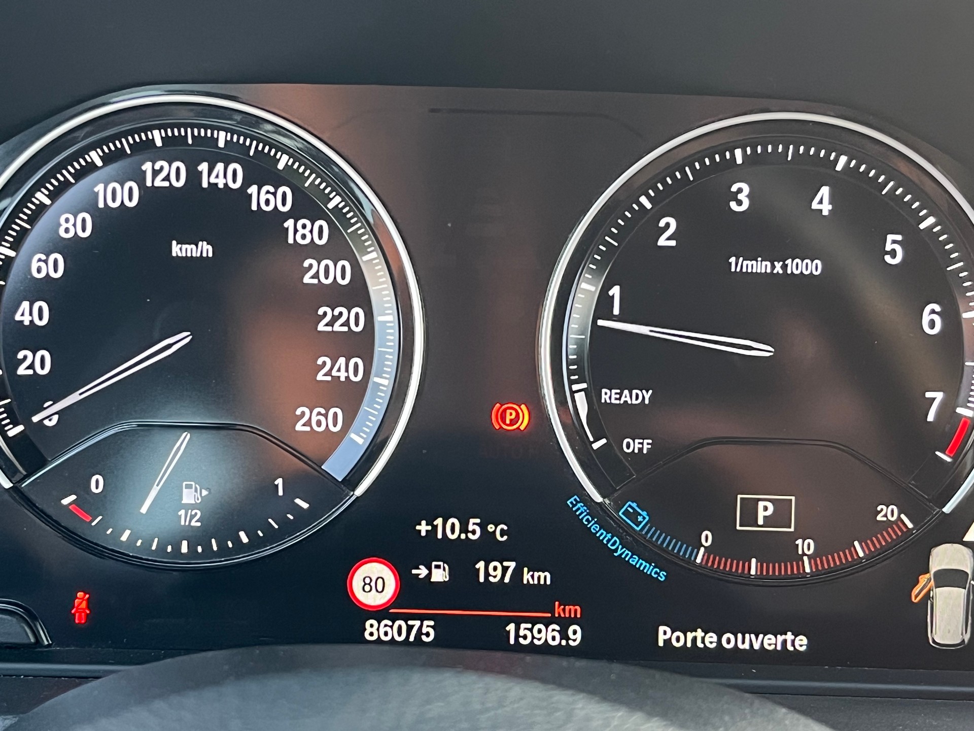 BMW X1 xDrive 20i Steptronic-image-21